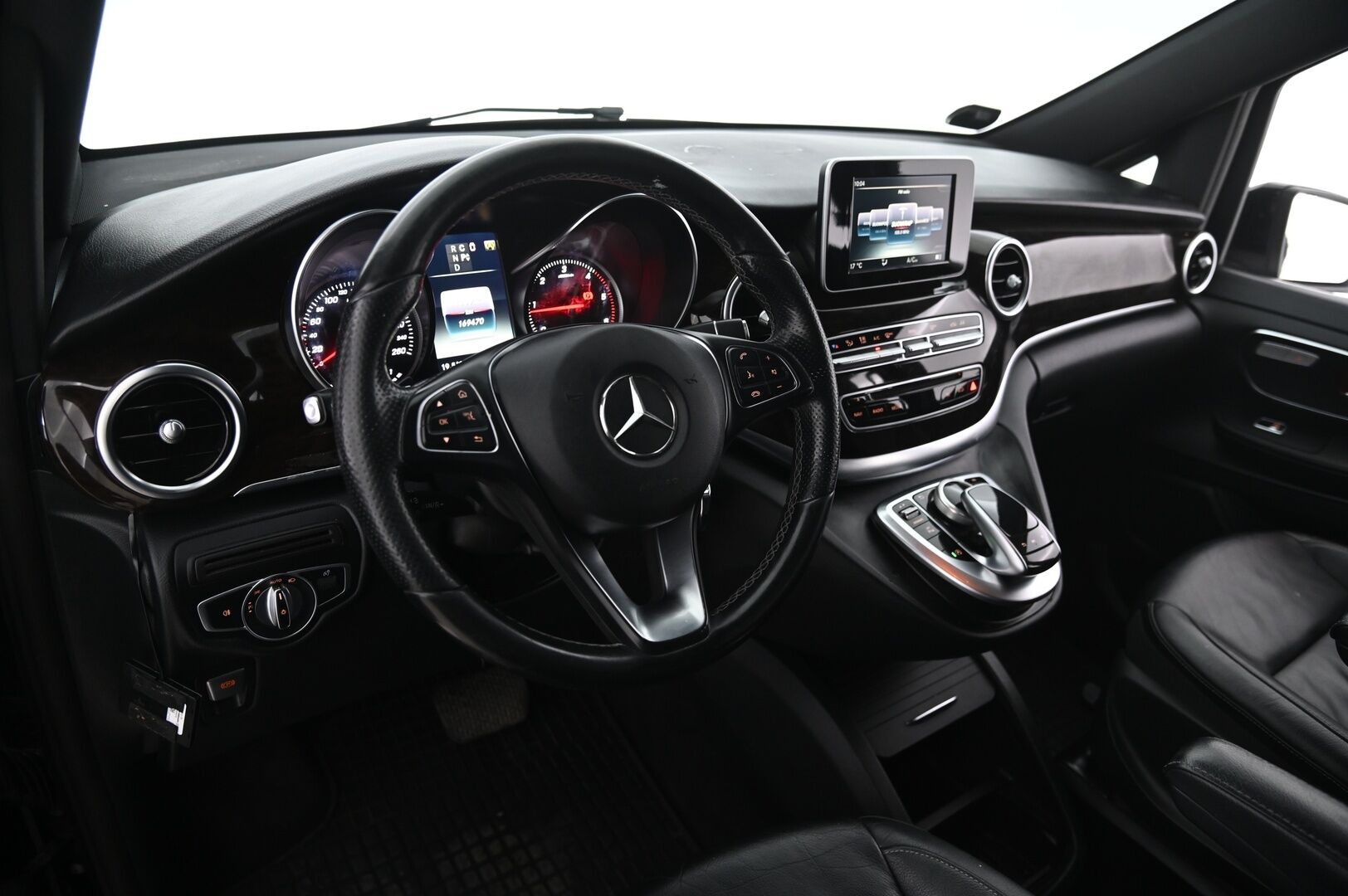 Mercedes-Benz V 2017 250 d pitkä A3 A*Webasto / 8-paikkainen / nahat / ILS / Koukku* - 3,99 % KORKOTARJOUS TÄHÄN AUTOON - 
