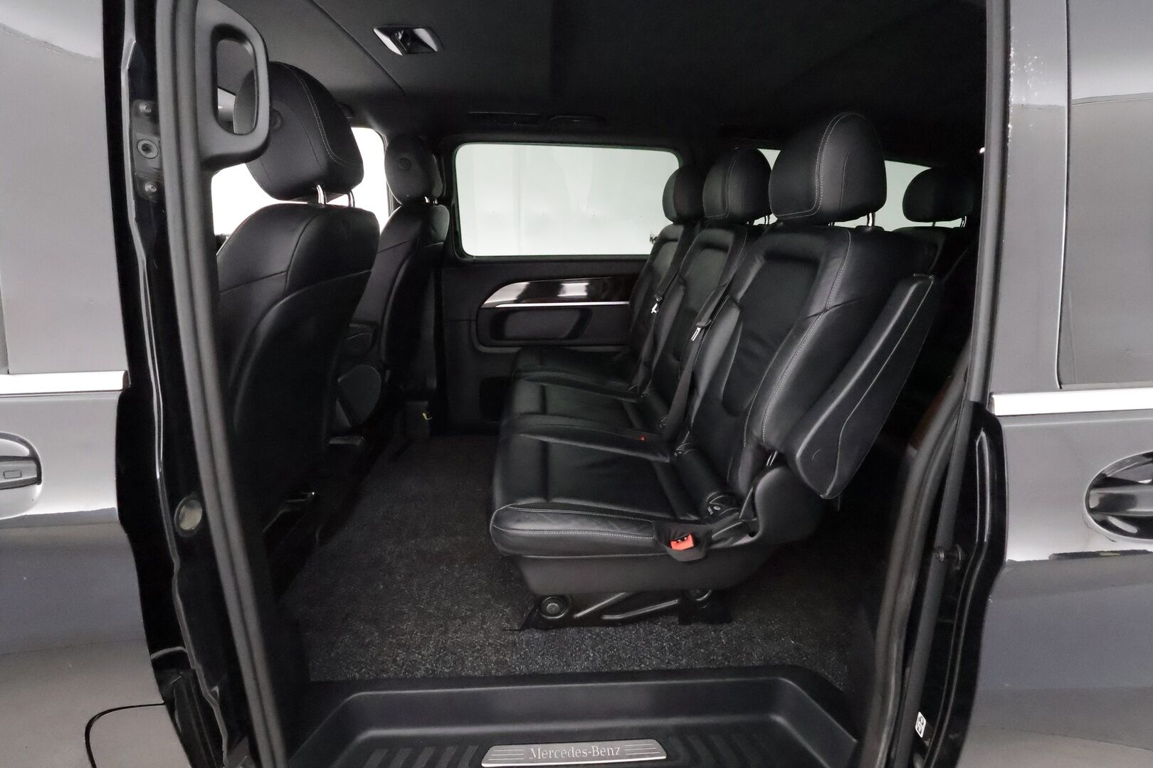 Mercedes-Benz V 2017 250 d pitkä A3 A*Webasto / 8-paikkainen / nahat / ILS / Koukku* - 3,99 % KORKOTARJOUS TÄHÄN AUTOON - 
