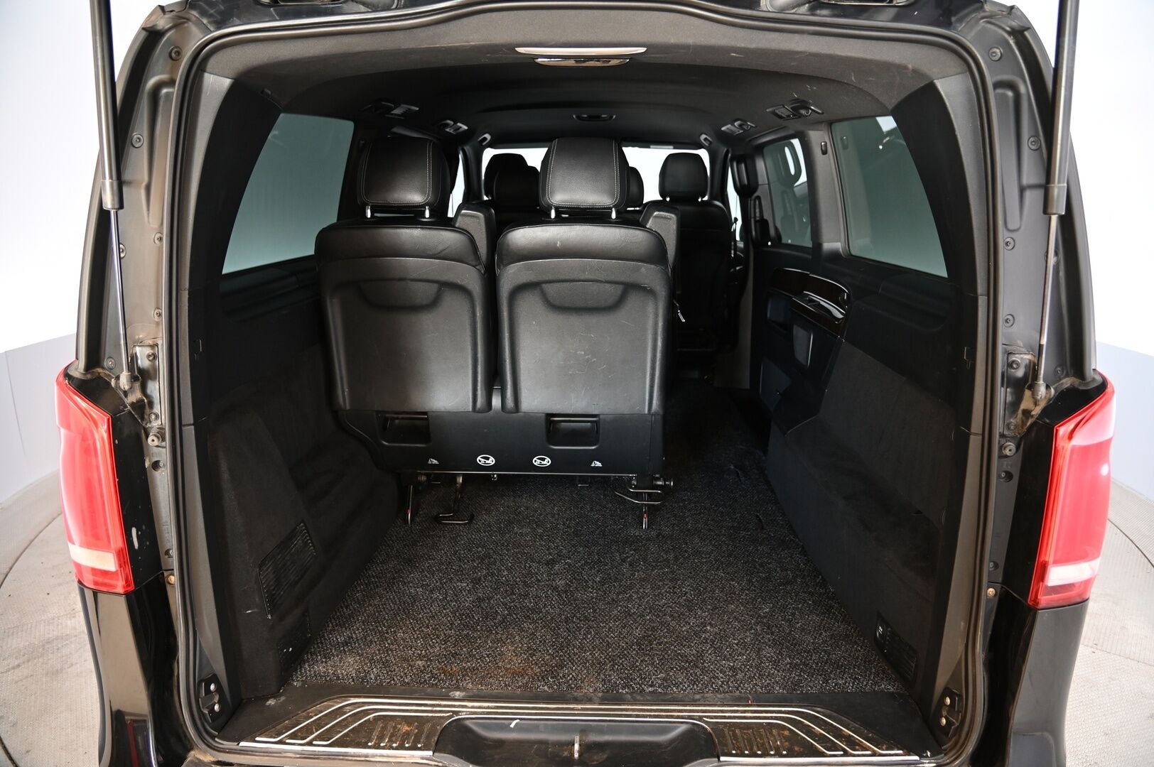 Mercedes-Benz V 2017 250 d pitkä A3 A*Webasto / 8-paikkainen / nahat / ILS / Koukku* - 3,99 % KORKOTARJOUS TÄHÄN AUTOON - 