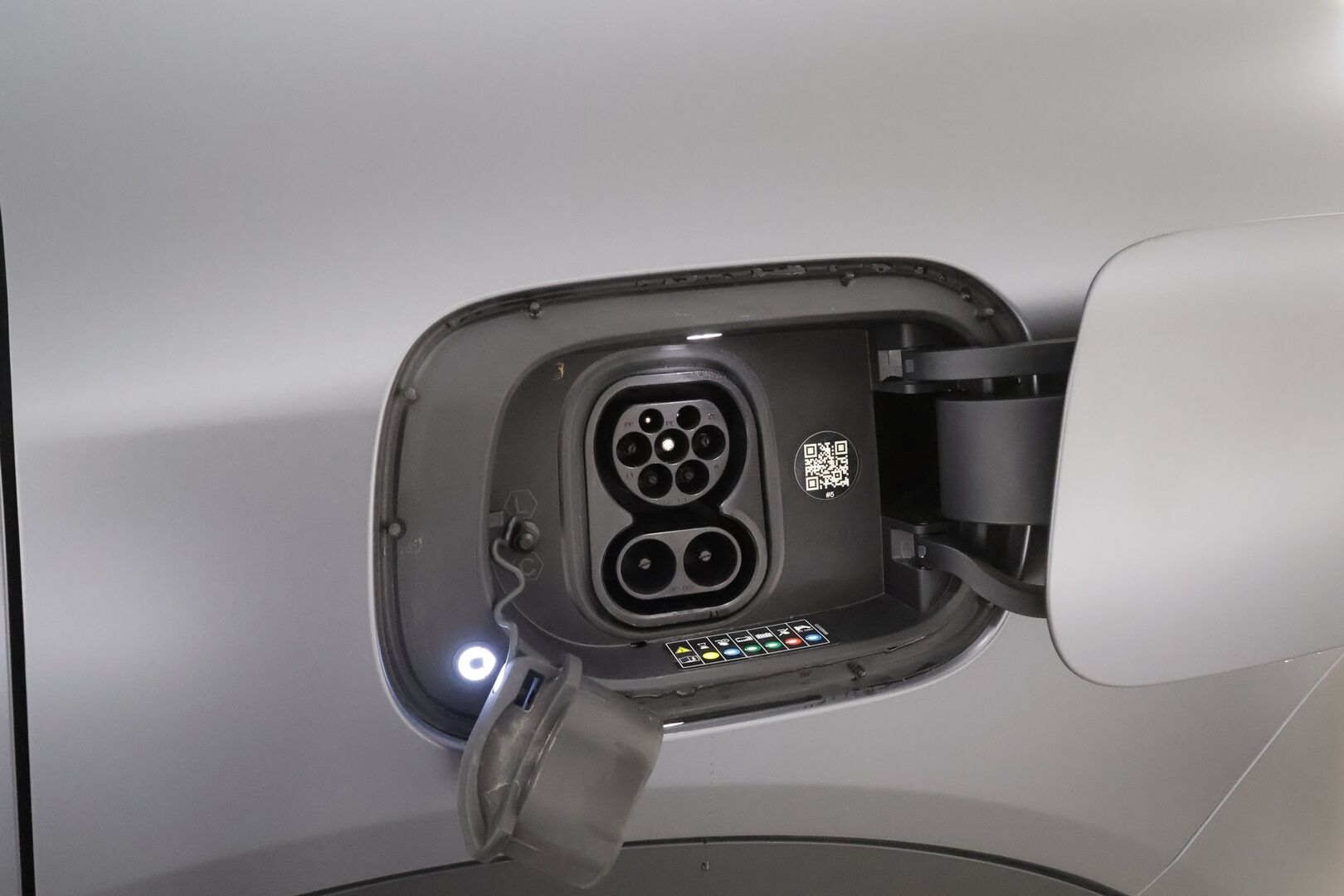 Smart #5 2025 475 kW AWD Brabus - ACC | ILP | Sennheiser | HUD | 360° | Lasikatto | CyberSparksLED+ | Ilmastoidut penkit | Sähköpenkit | Akustiikkalasit | OLED-näytöt | Rocket Launch | Huippuhieno