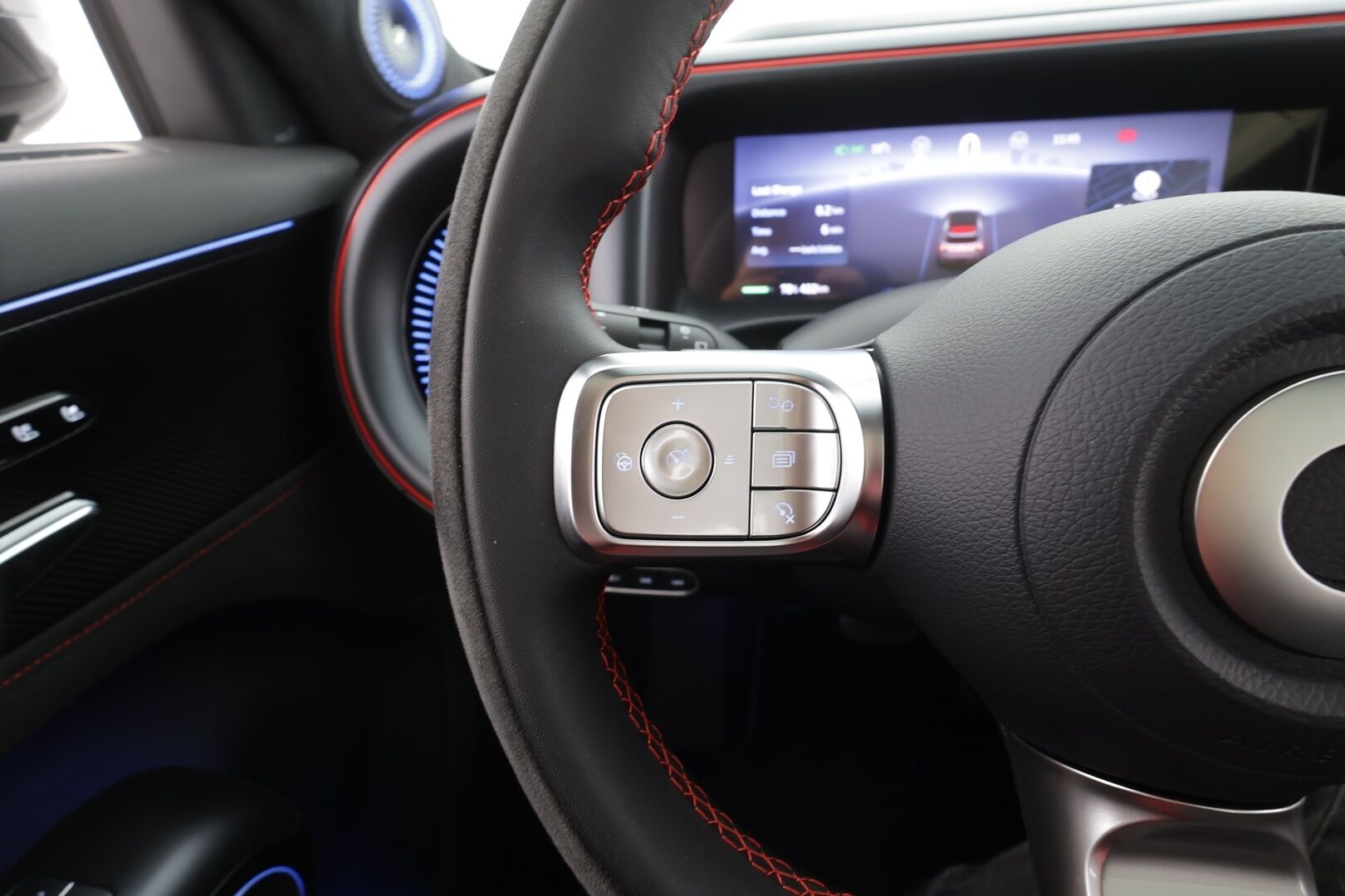 Smart #5 2025 475 kW AWD Brabus - ACC | ILP | Sennheiser | HUD | 360° | Lasikatto | CyberSparksLED+ | Ilmastoidut penkit | Sähköpenkit | Akustiikkalasit | OLED-näytöt | Rocket Launch | Huippuhieno