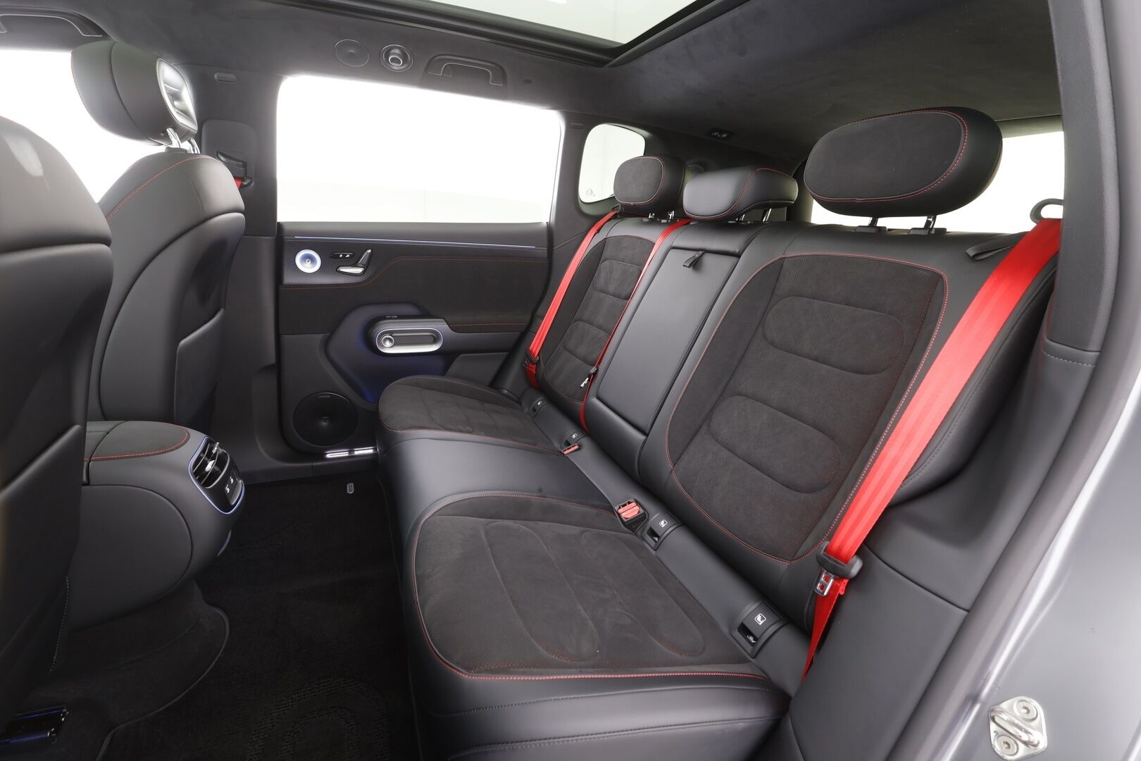 Smart #5 2025 475 kW AWD Brabus - ACC | ILP | Sennheiser | HUD | 360° | Lasikatto | CyberSparksLED+ | Ilmastoidut penkit | Sähköpenkit | Akustiikkalasit | OLED-näytöt | Rocket Launch | Huippuhieno