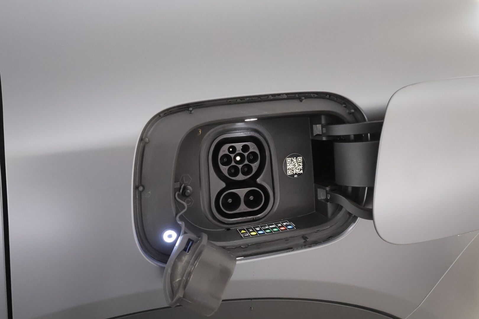 Smart #5 2025 475 kW AWD Brabus - ACC | ILP | Sennheiser | HUD | 360° | Lasikatto | CyberSparksLED+ | Ilmastoidut penkit | Sähköpenkit | Akustiikkalasit | OLED-näytöt | Rocket Launch | Huippuhieno