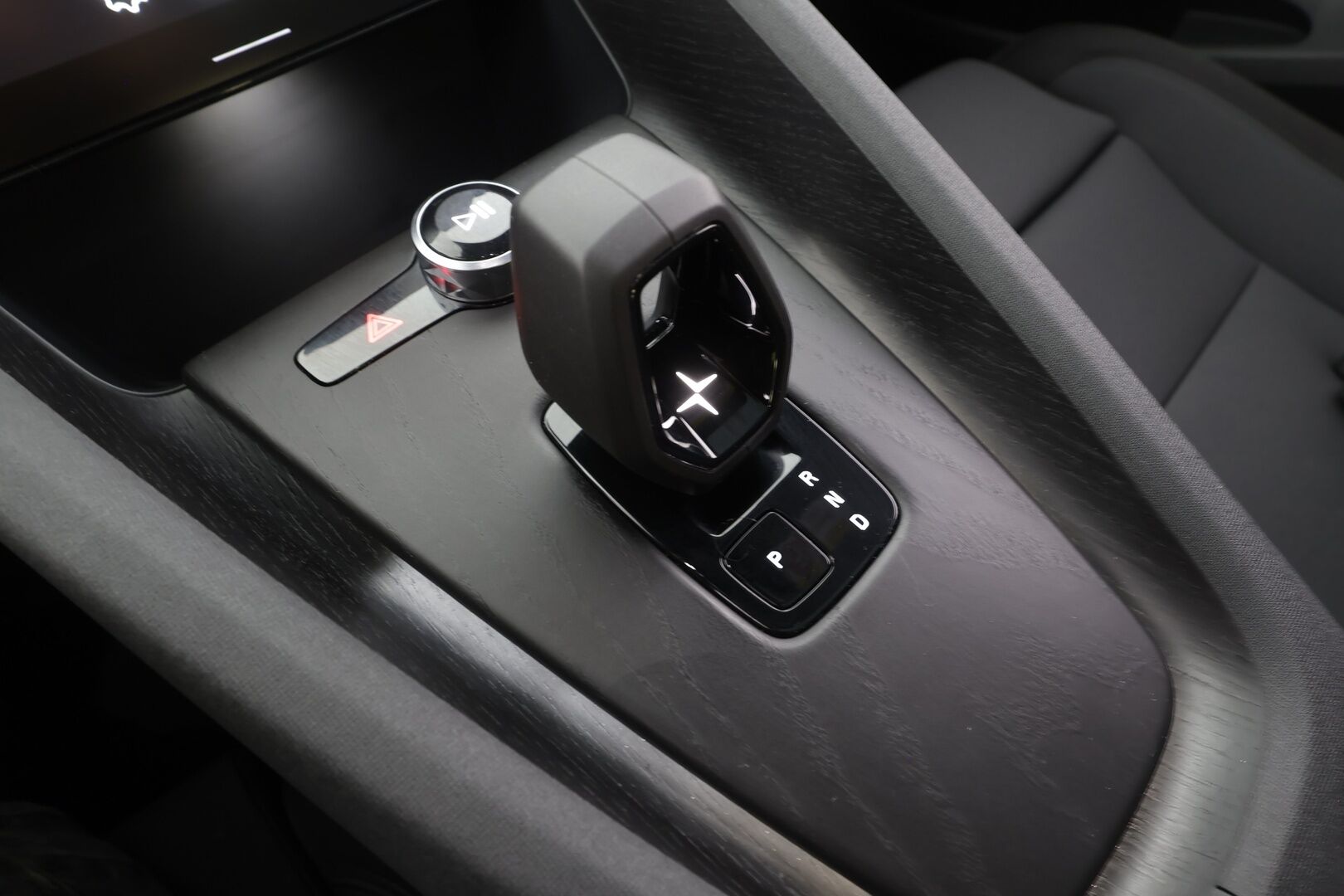 Polestar 2 2020 Long Range Dual Motor, 300kW, 78kWh - | Pilot & Plus | ACC | H&K | Pixel-LED | 360° | Muistipenkki | Sporttipenkit | Lasikatto | 