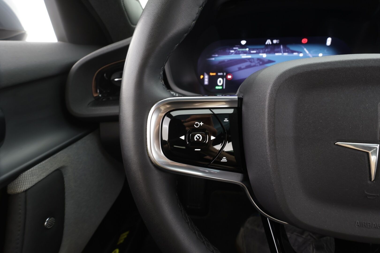Polestar 2 2020 Long Range Dual Motor, 300kW, 78kWh - | Pilot & Plus | ACC | H&K | Pixel-LED | 360° | Muistipenkki | Sporttipenkit | Lasikatto | 
