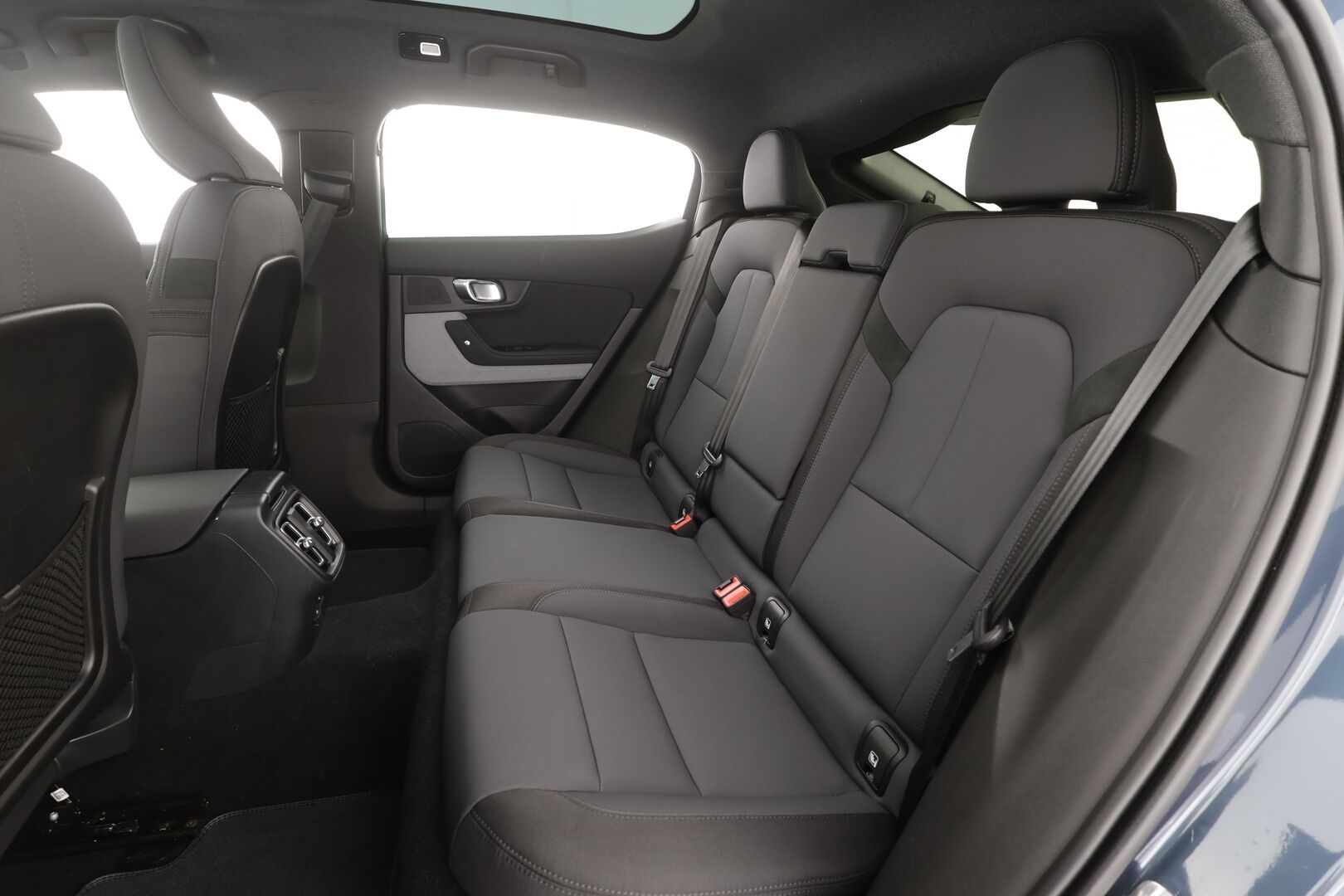 Polestar 2 2020 Long Range Dual Motor, 300kW, 78kWh - | Pilot & Plus | ACC | H&K | Pixel-LED | 360° | Muistipenkki | Sporttipenkit | Lasikatto | 