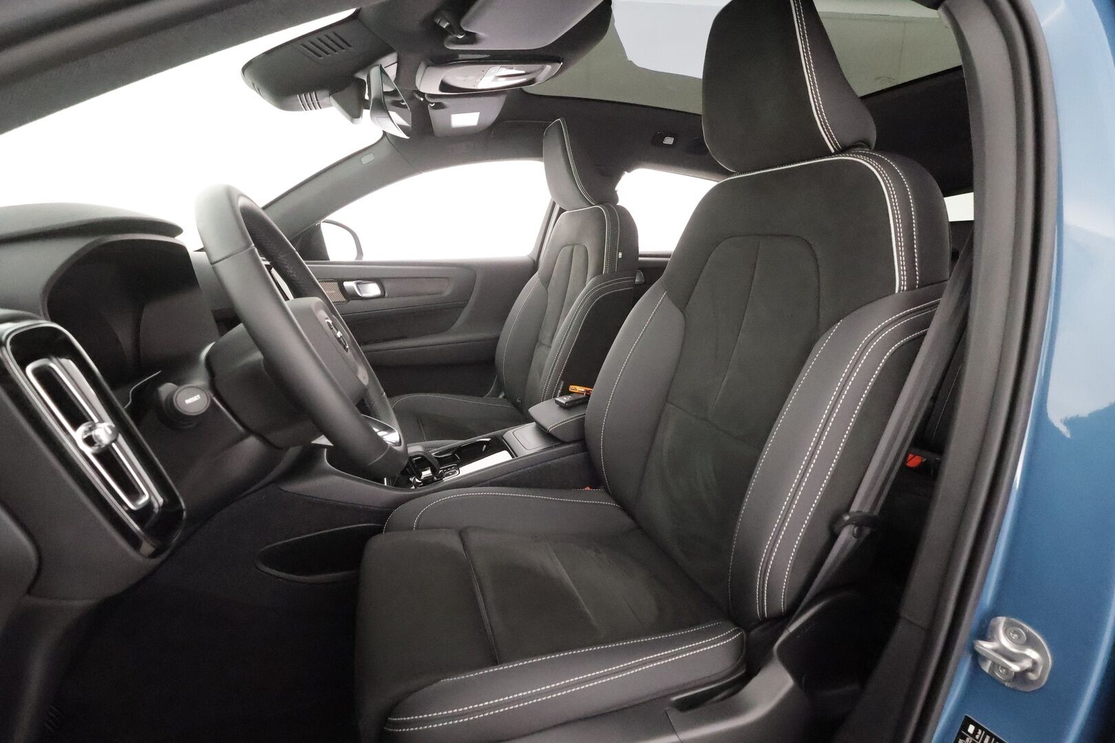 Volvo C40 2022 Recharge Twin Launch Edition aut  - | ACC | ILP | Pixel-LED | H&K | 360° | Lasikatto | Koukku | Muistipenkki | Pilot assist | 