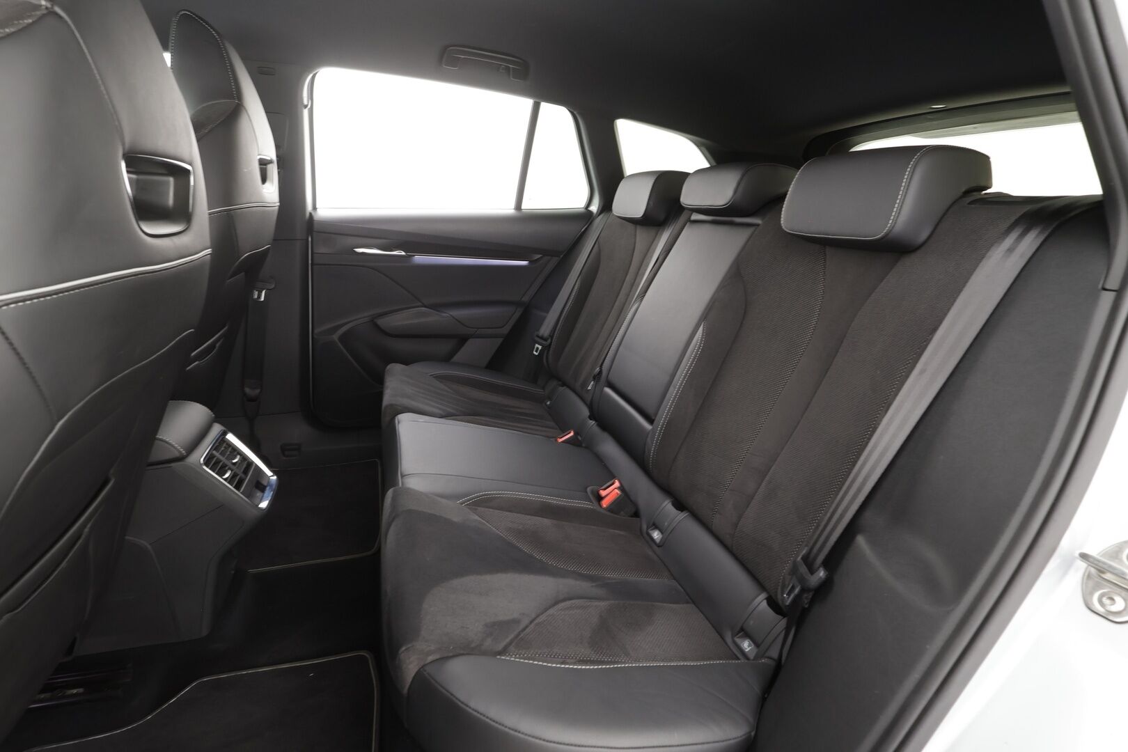 SKODA ENYAQ 2022 80x Sportline - | ACC | ILP | HUD | 360° | Matrix | Muistipenkki | Crystal-maski | Nahka-alcantara | Ambient | DCC | 