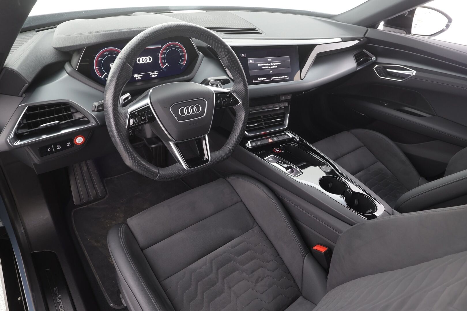 AUDI E-TRON GT 2024 60 quattro - Lämpöpumppu | B&O | Adapt.Vakkari | Panorama | Nahka-Alcantara Digimittari | Huippuvarusteet | MY24 Facelift | Upea!
