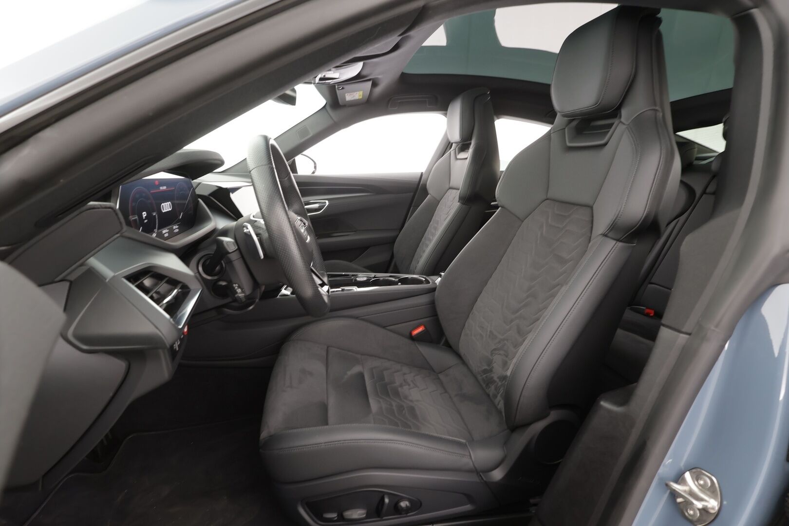 AUDI E-TRON GT 2024 60 quattro - Lämpöpumppu | B&O | Adapt.Vakkari | Panorama | Nahka-Alcantara Digimittari | Huippuvarusteet | MY24 Facelift | Upea!