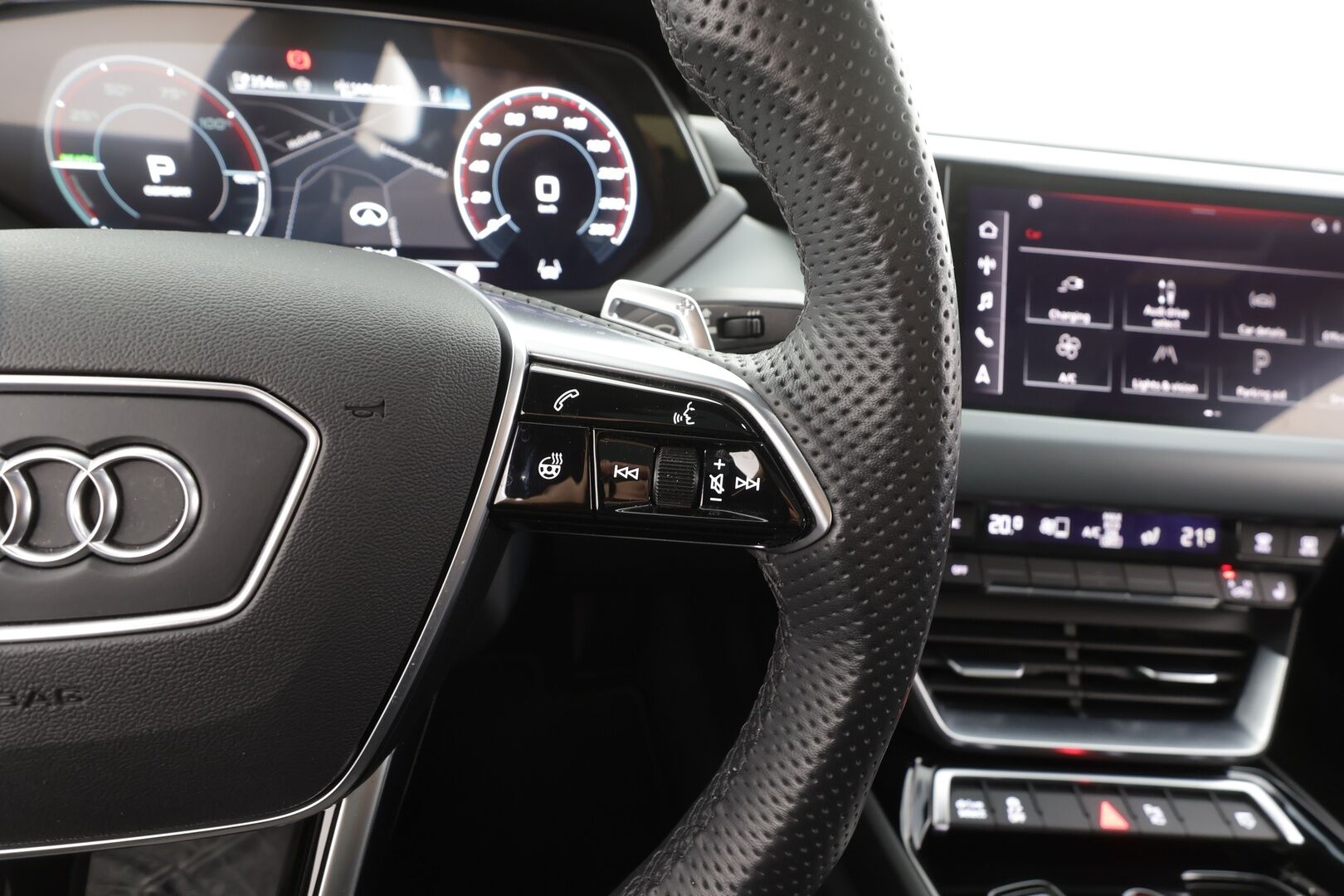 AUDI E-TRON GT 2024 60 quattro - Lämpöpumppu | B&O | Adapt.Vakkari | Panorama | Nahka-Alcantara Digimittari | Huippuvarusteet | MY24 Facelift | Upea!