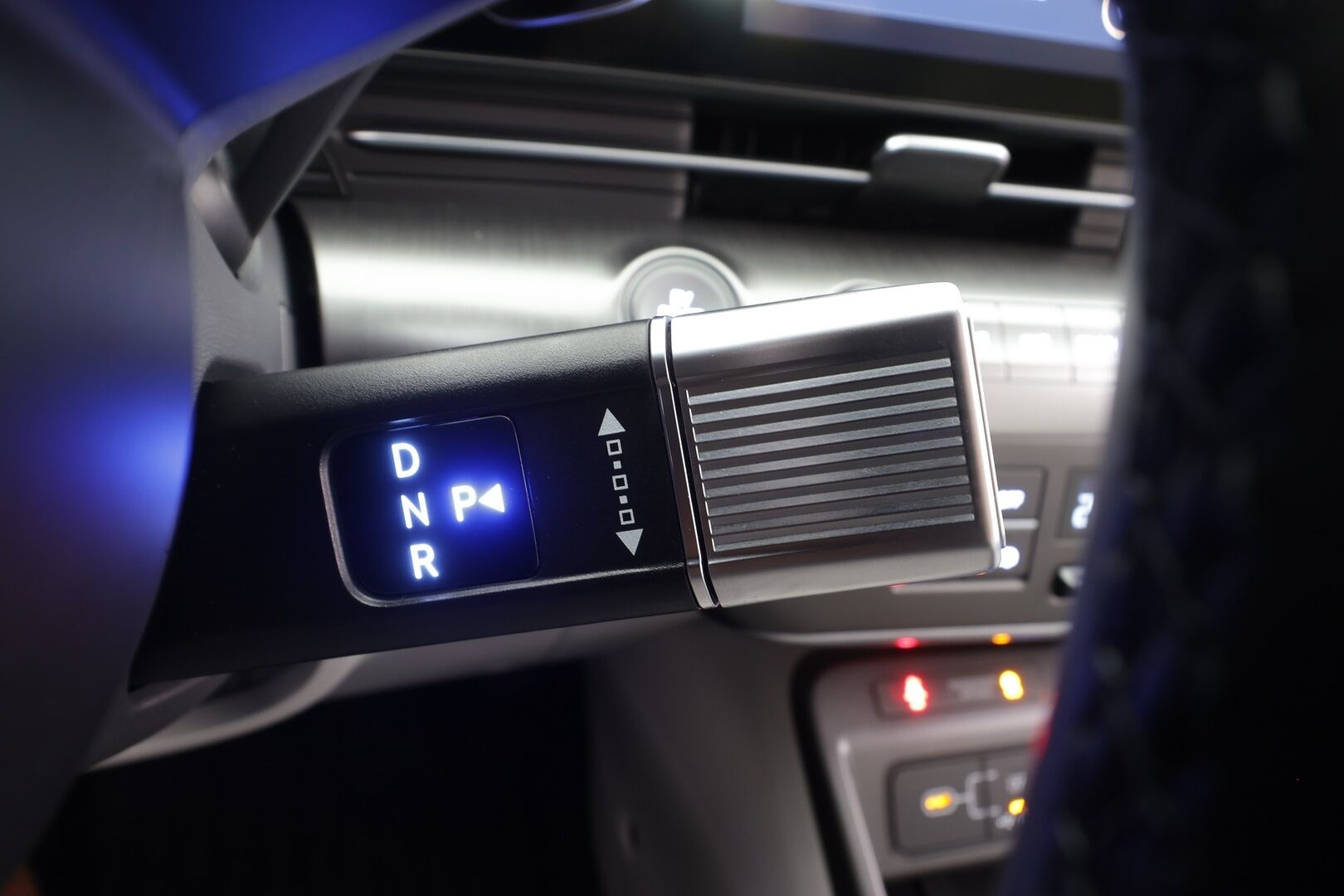 HYUNDAI KONA ELECTRIC 2025 65 kWh 217 hv Premium - | ACC | ILP | HUD | 360° | Sähkönahat | Akuston esilämmitys | Lämm. ratti | Ambient | 2x renkaat aluin | 