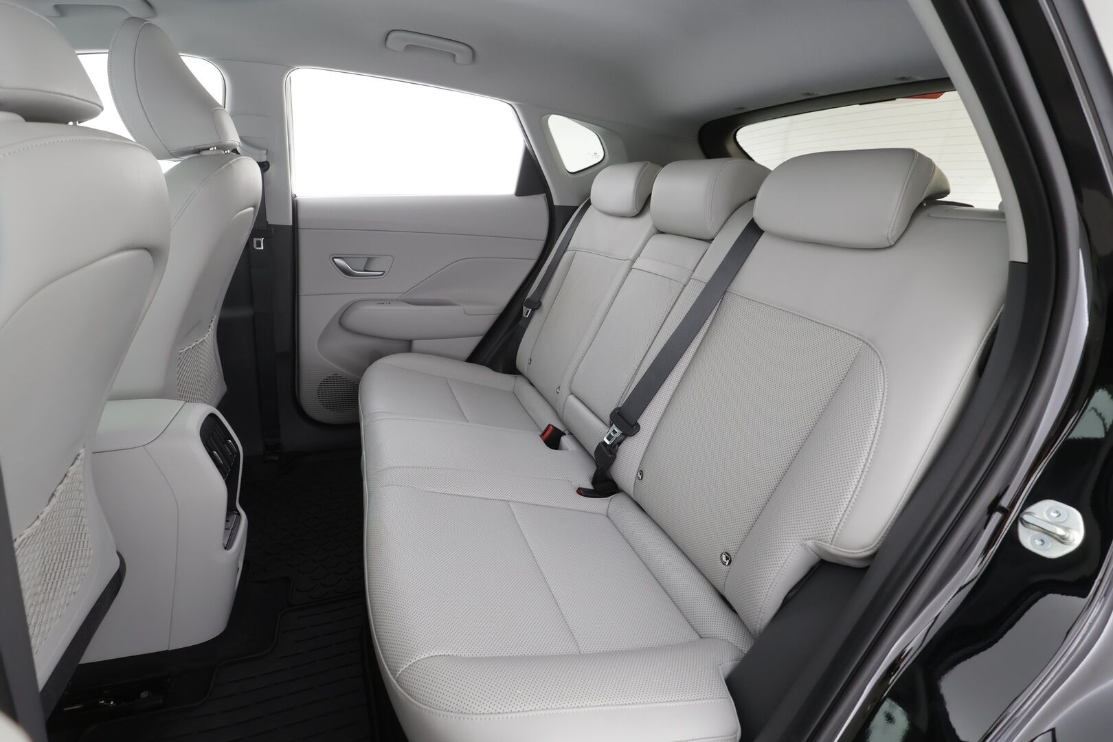 HYUNDAI KONA ELECTRIC 2025 65 kWh 217 hv Premium - | ACC | ILP | HUD | 360° | Sähkönahat | Akuston esilämmitys | Lämm. ratti | Ambient | 2x renkaat aluin | 