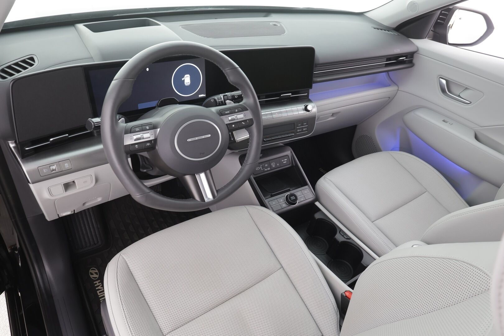 HYUNDAI KONA ELECTRIC 2025 65 kWh 217 hv Premium - | ACC | ILP | HUD | 360° | Sähkönahat | Akuston esilämmitys | Lämm. ratti | Ambient | 2x renkaat aluin | 