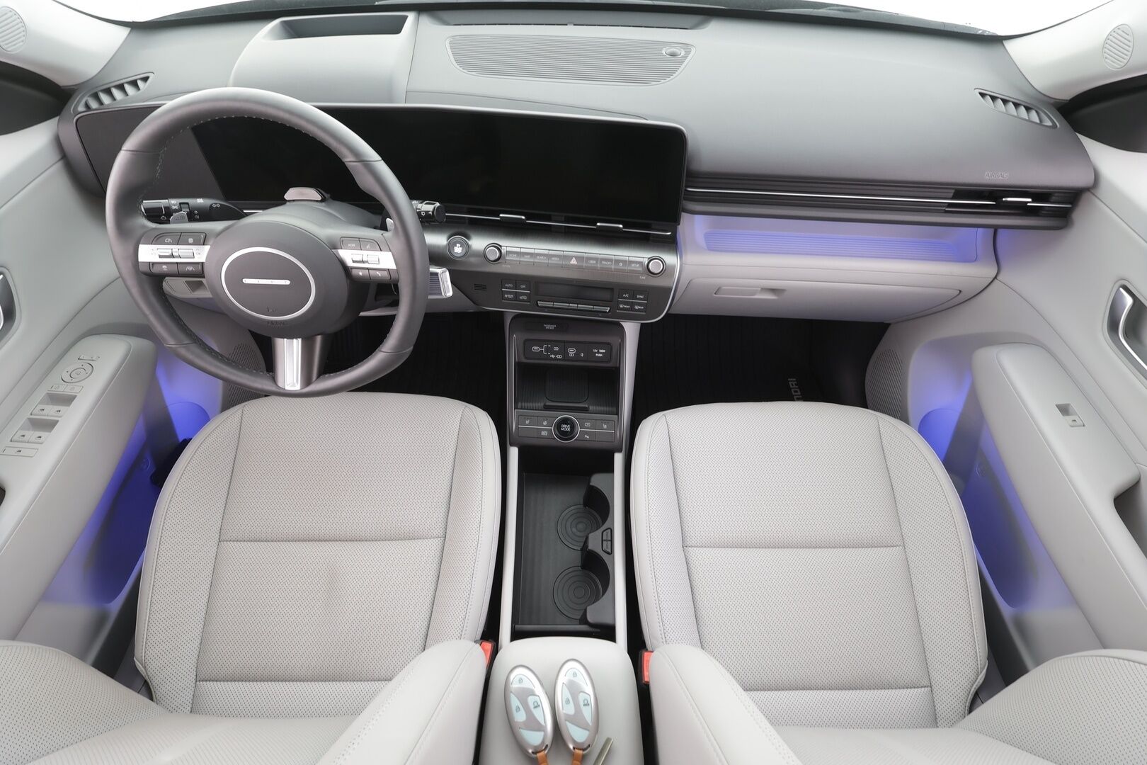 HYUNDAI KONA ELECTRIC 2025 65 kWh 217 hv Premium - | ACC | ILP | HUD | 360° | Sähkönahat | Akuston esilämmitys | Lämm. ratti | Ambient | 2x renkaat aluin | 