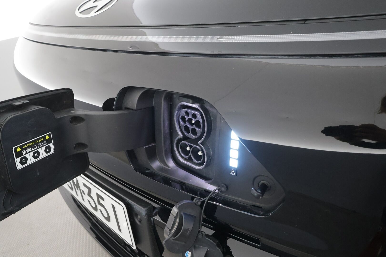 HYUNDAI KONA ELECTRIC 2025 65 kWh 217 hv Premium - | ACC | ILP | HUD | 360° | Sähkönahat | Akuston esilämmitys | Lämm. ratti | Ambient | 2x renkaat aluin | 