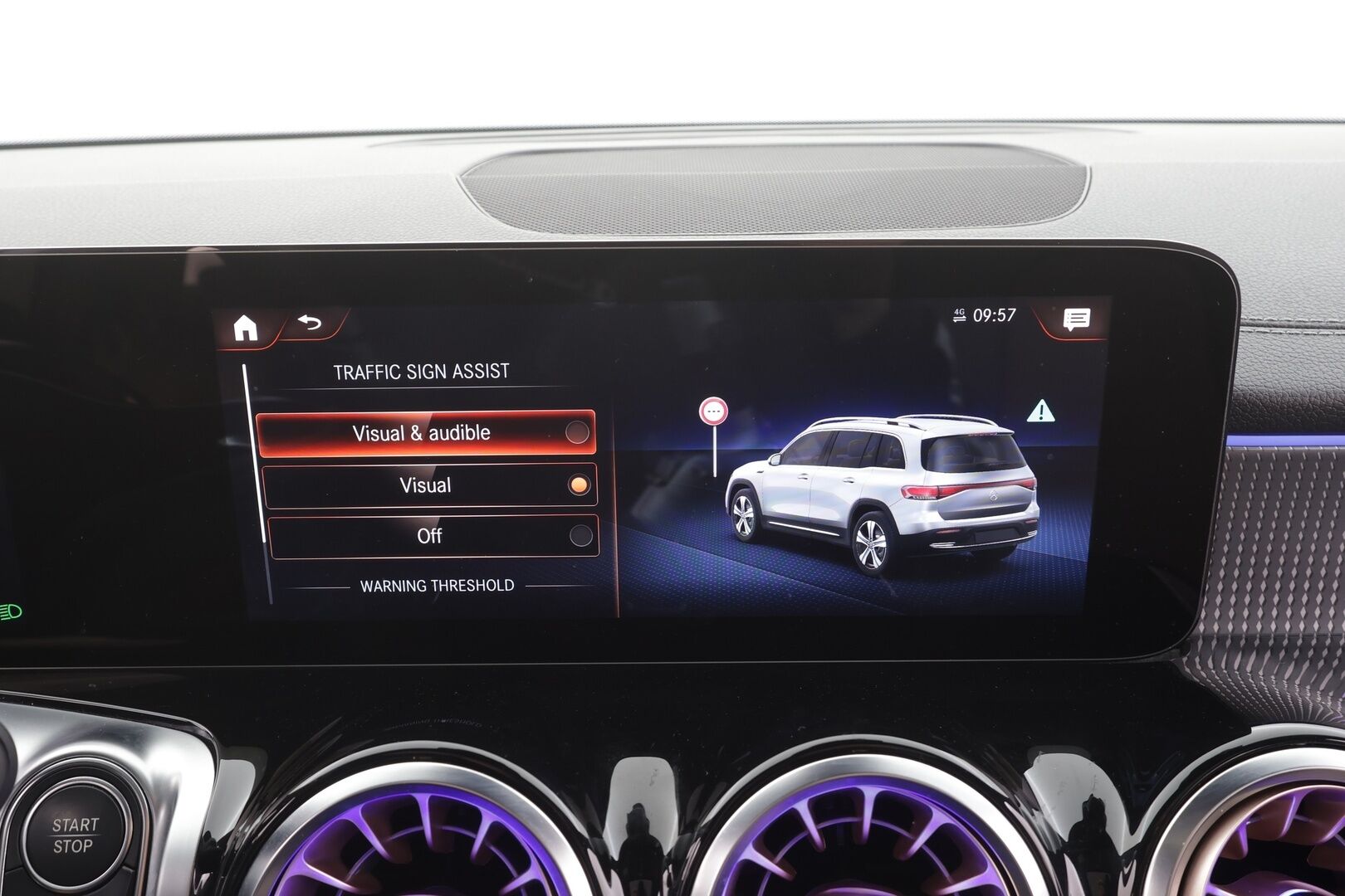 MERCEDES-BENZ EQB 2022 300 4MATIC Business 7-Paik. - | Panorama | Vakkari | P.Kamera | Puolinahat | Midline | Navi | LED | Keyless | Widescreen | Sähköluukku | Merkkihuollettu |