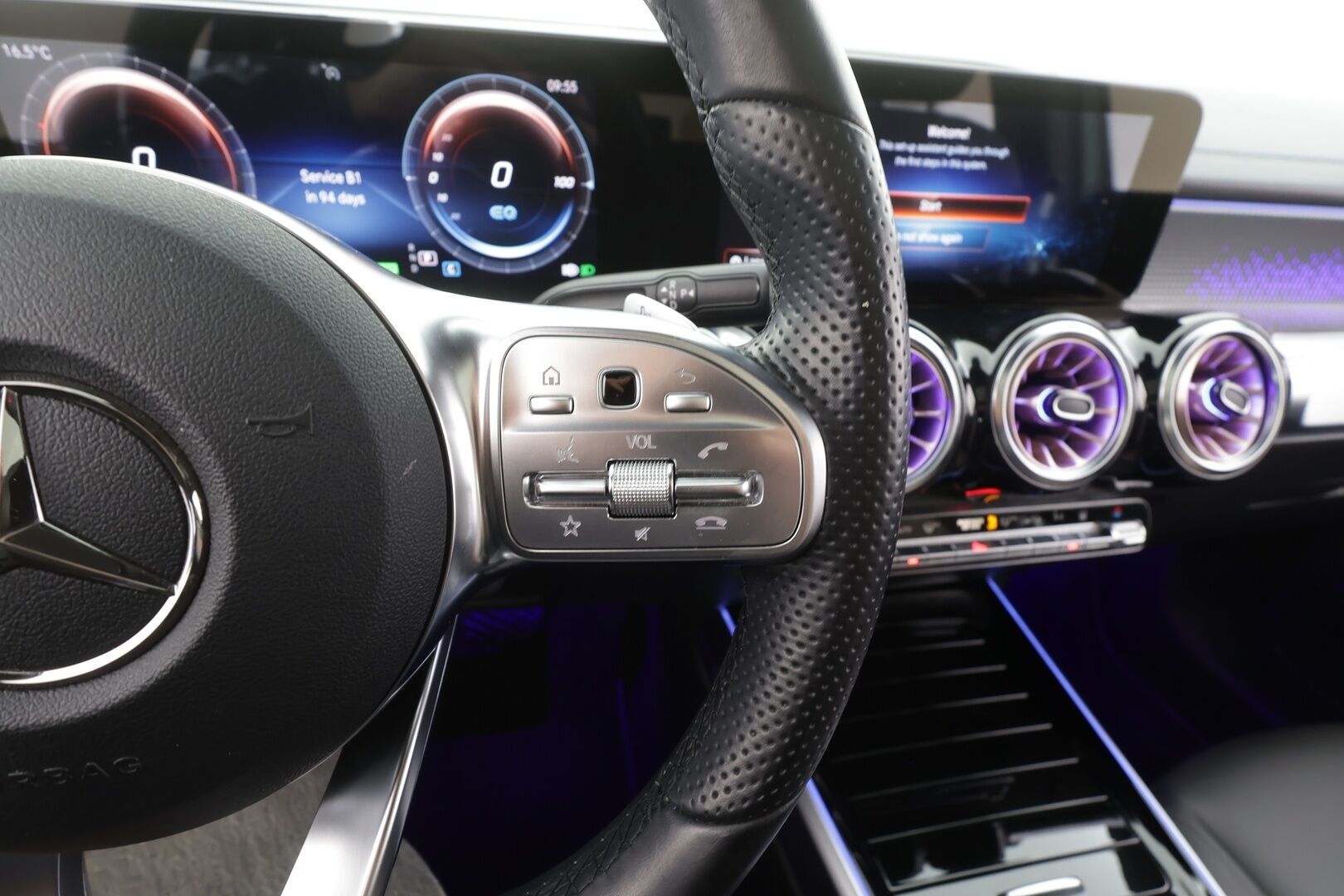 MERCEDES-BENZ EQB 2022 300 4MATIC Business 7-Paik. - | Panorama | Vakkari | P.Kamera | Puolinahat | Midline | Navi | LED | Keyless | Widescreen | Sähköluukku | Merkkihuollettu |