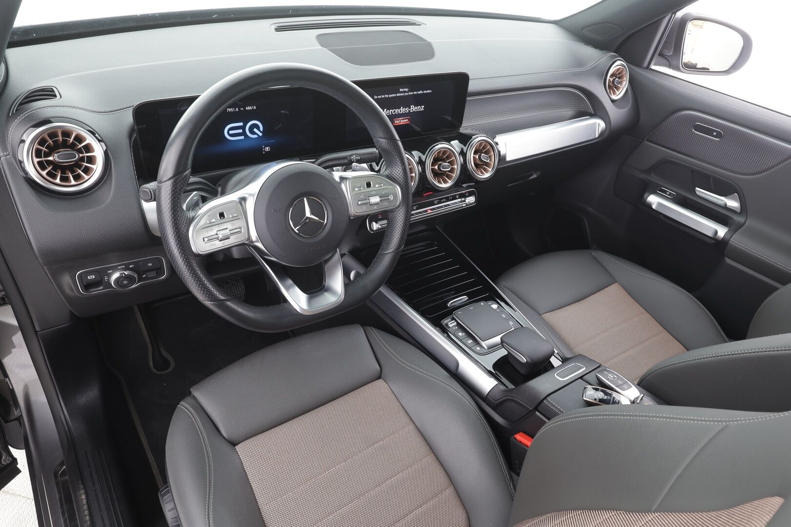 MERCEDES-BENZ EQB 2022 300 4MATIC Business 7-Paik. - | Panorama | Vakkari | P.Kamera | Puolinahat | Midline | Navi | LED | Keyless | Widescreen | Sähköluukku | Merkkihuollettu |