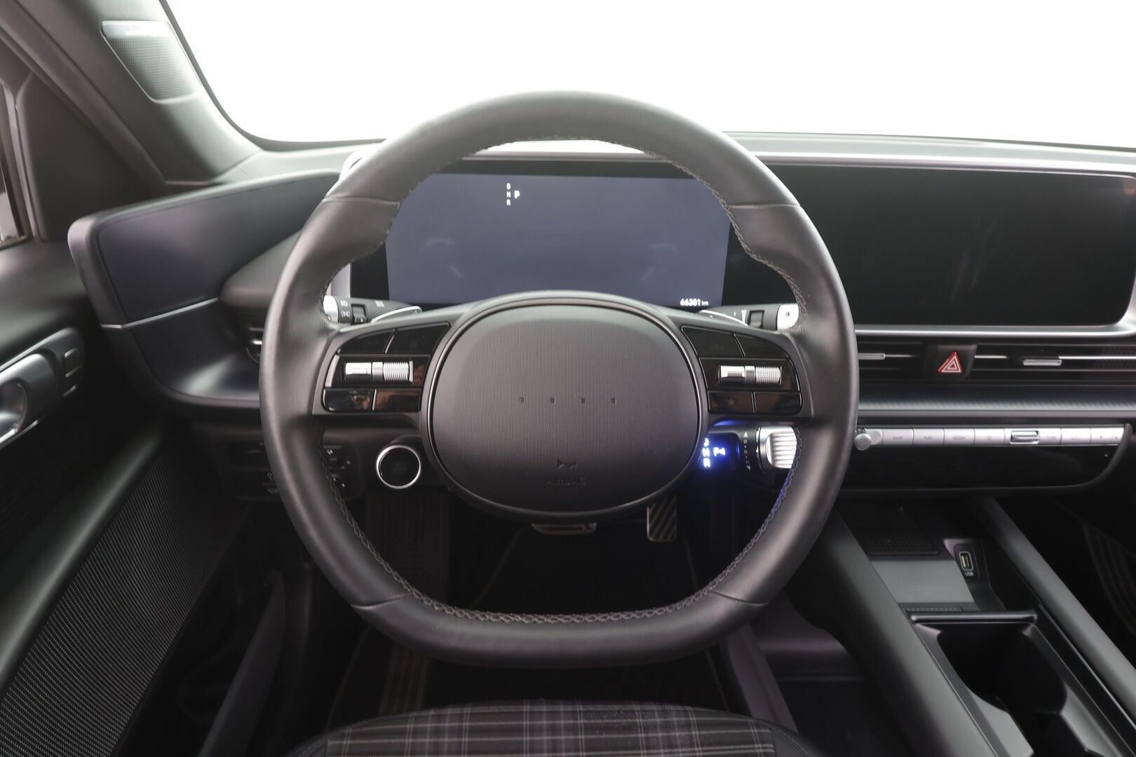 HYUNDAI IONIQ 6 2023 77 kWh 325 hv AWD First Edition - | ACC | ILP | 360° | HUD | BOSE | Matrix | Kattoluukku | Muistipenkki | Relax penkit | Ambient | Sähk. takaluukku | Juuri huollettu!