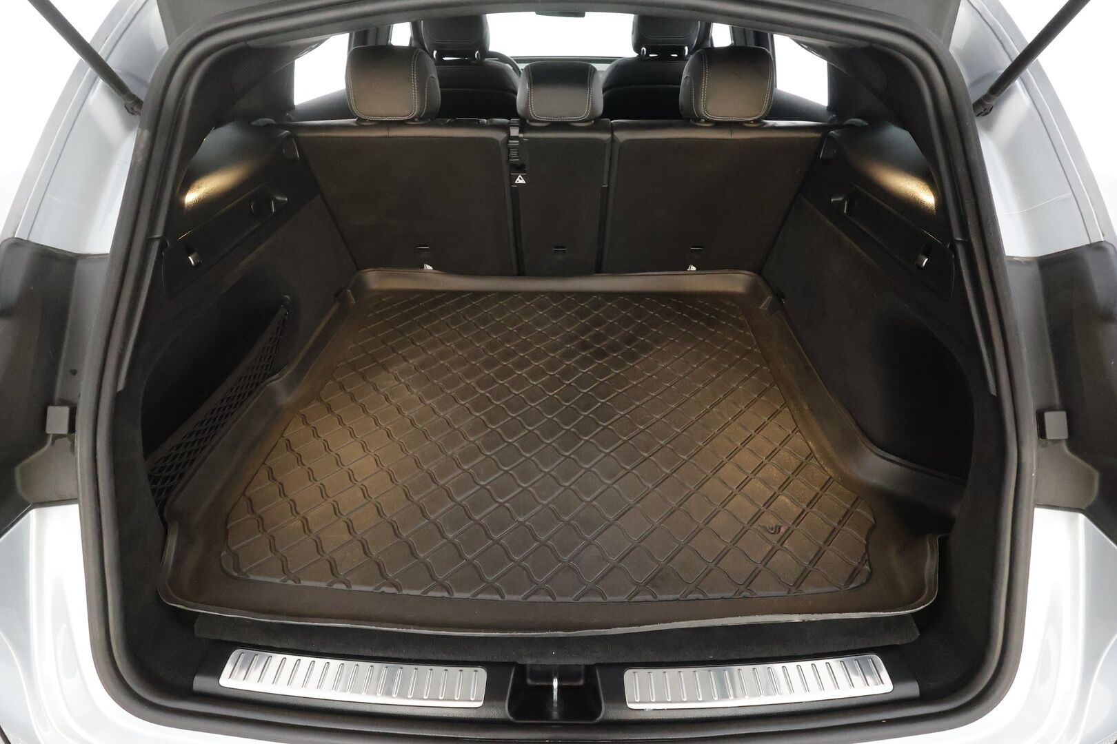 MERCEDES-BENZ EQC 2023 400 4MATIC Premium Business - | ACC | ILP | Distronic+ | Multibeam | 360° | Kattoluukku | Koukku | Sporttipenkit | Nahat | Ambient | Sähk. takaluukku | 