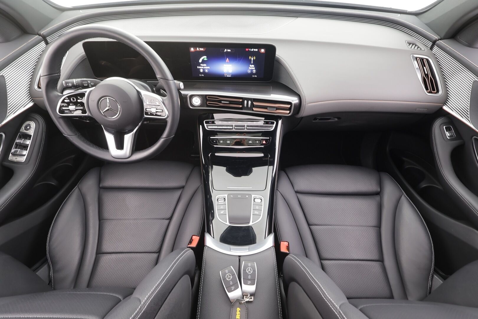 MERCEDES-BENZ EQC 2023 400 4MATIC Premium Business - | ACC | ILP | Distronic+ | Multibeam | 360° | Kattoluukku | Koukku | Sporttipenkit | Nahat | Ambient | Sähk. takaluukku | 
