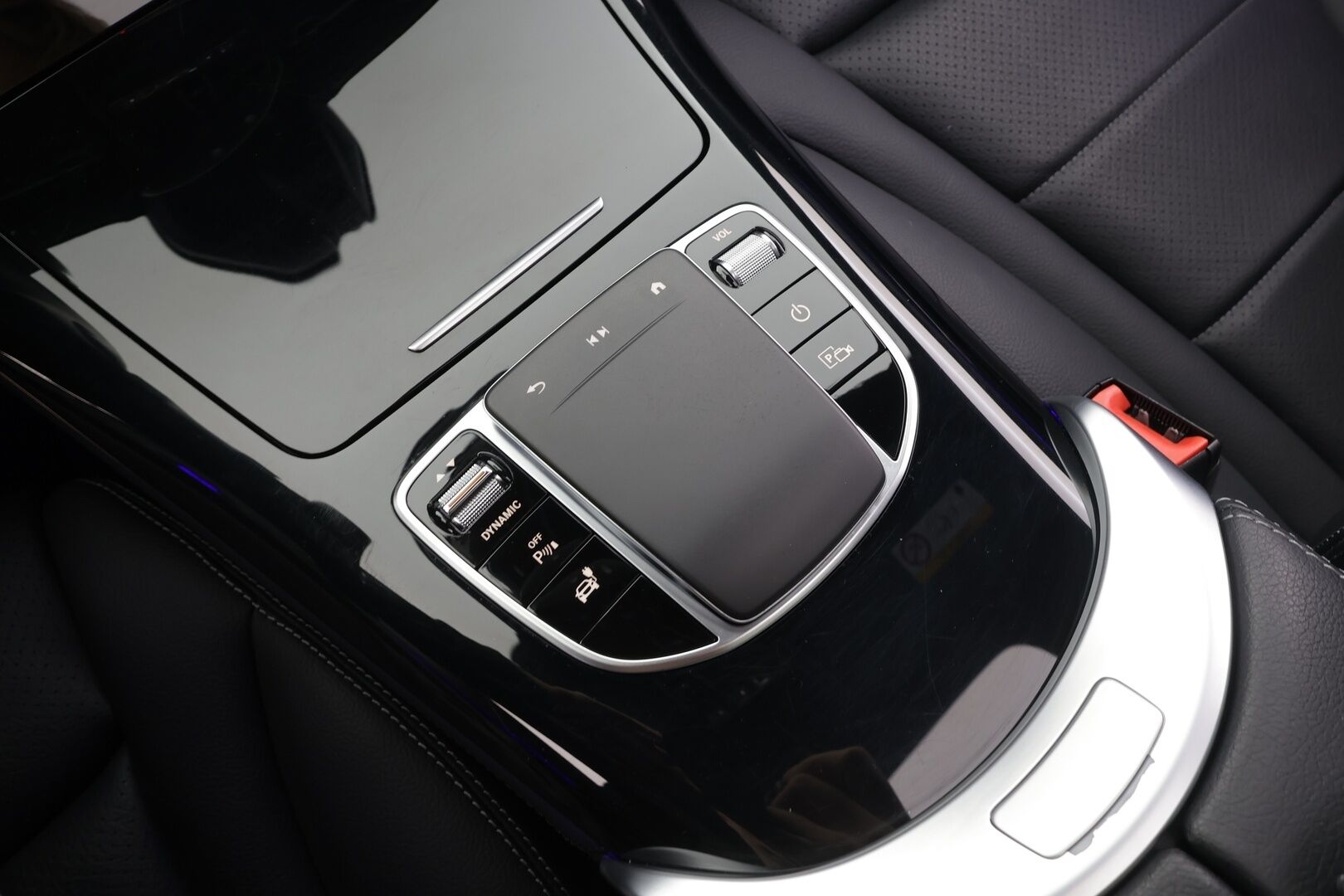 MERCEDES-BENZ EQC 2023 400 4MATIC Premium Business - | ACC | ILP | Distronic+ | Multibeam | 360° | Kattoluukku | Koukku | Sporttipenkit | Nahat | Ambient | Sähk. takaluukku | 