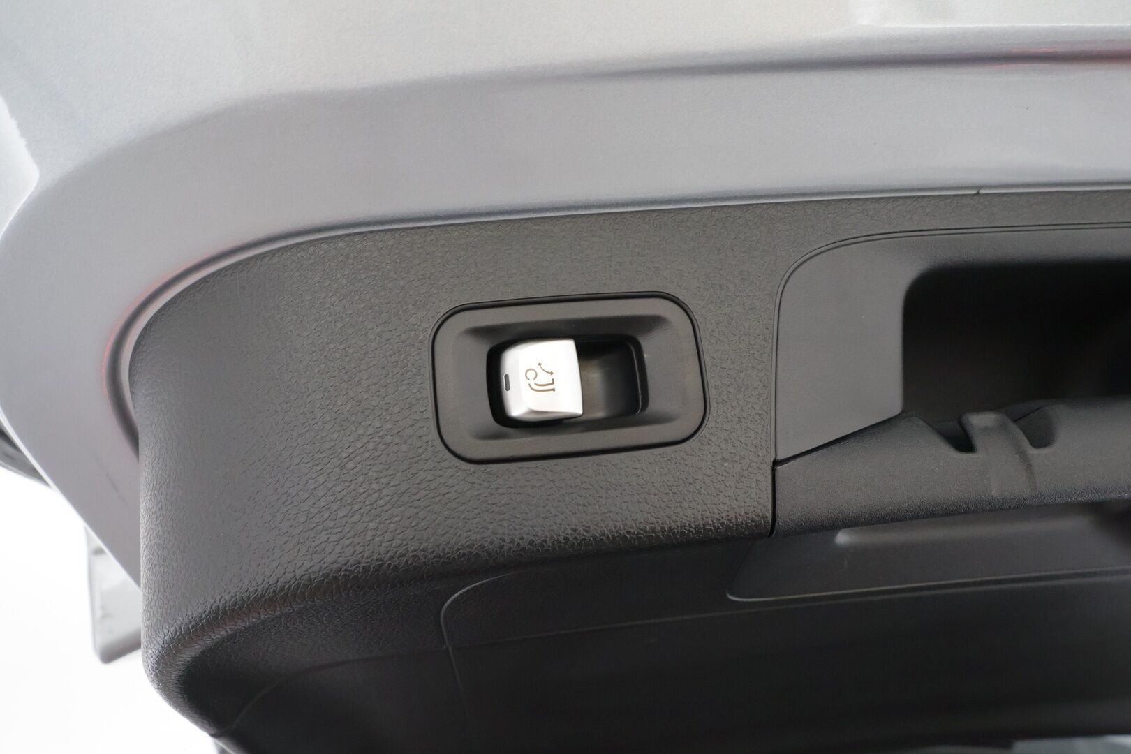 MERCEDES-BENZ EQC 2023 400 4MATIC Premium Business - | ACC | ILP | Distronic+ | Multibeam | 360° | Kattoluukku | Koukku | Sporttipenkit | Nahat | Ambient | Sähk. takaluukku | 
