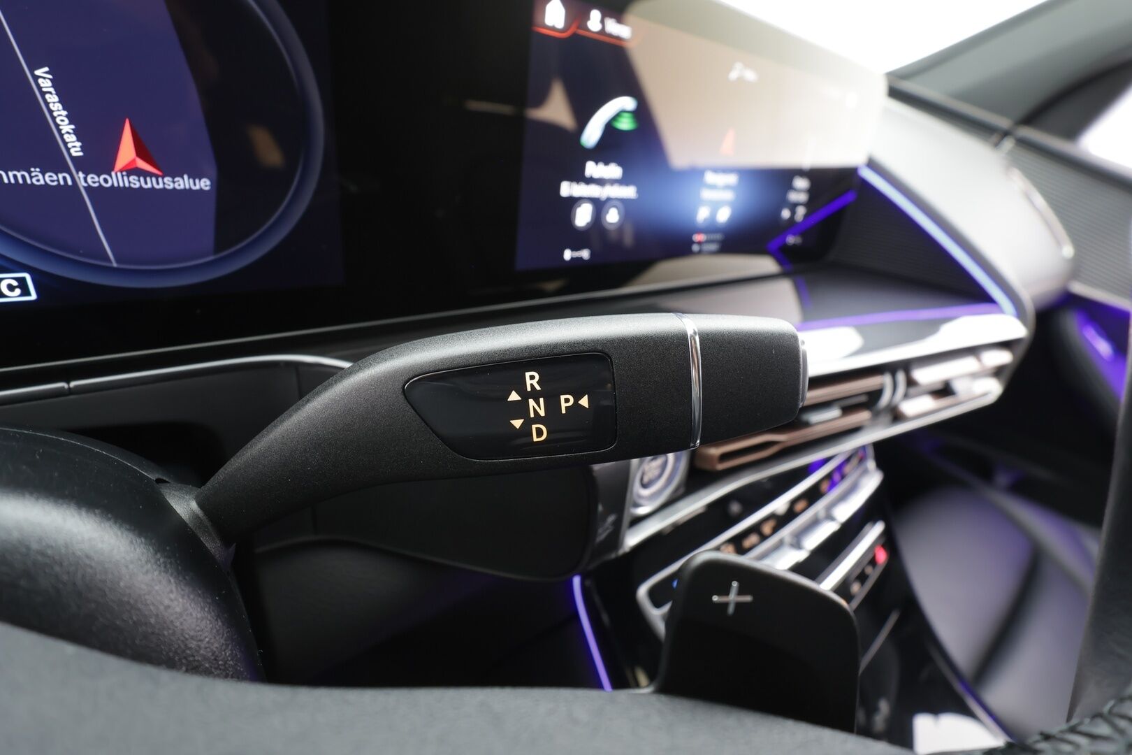 MERCEDES-BENZ EQC 2023 400 4MATIC Premium Business - | ACC | ILP | Distronic+ | Multibeam | 360° | Kattoluukku | Koukku | Sporttipenkit | Nahat | Ambient | Sähk. takaluukku | 
