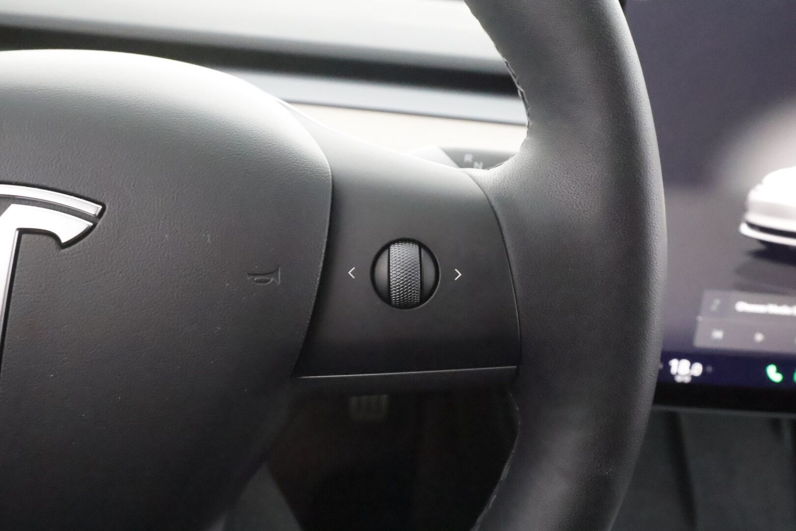 TESLA MODEL 3 2023 Performance Dual Motor - | ACC | ILP | Ryzen | Matrix | Lasikatto | Premium audio | Sähkönahat | Muistipenkki | P.kamera | Autosteer | Track mode | Lämm. ratti | 