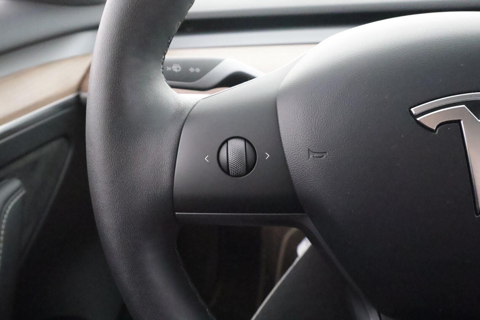 TESLA MODEL 3 2023 Performance Dual Motor - | ACC | ILP | Ryzen | Matrix | Lasikatto | Premium audio | Sähkönahat | Muistipenkki | P.kamera | Autosteer | Track mode | Lämm. ratti | 