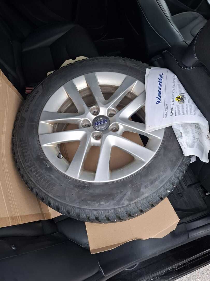 Volvo V60 2015 D4 AWD Momentum aut - YritysOutlet - Myydään vain yrityksille - JUURI SAAPUNUT! | Juuri katsastettu | 