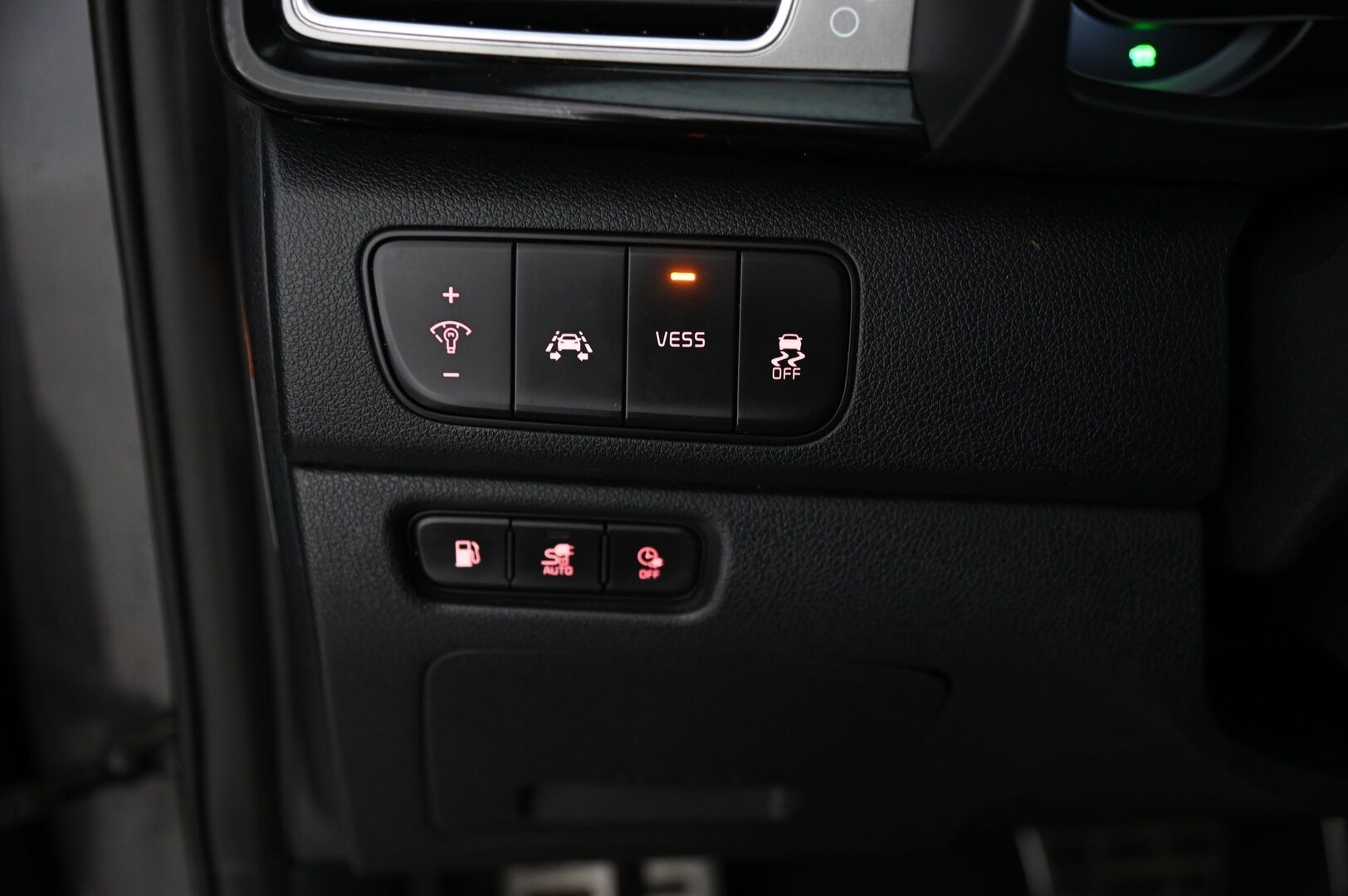 Kia Niro 2018 1,6 GDI Plug-In Hybrid DCT Advance Plus  *ACC / Nahat / Kamera / Koukku / Lohko* - 2x renkaat / Juuri Huollettu / Lämpöratti
