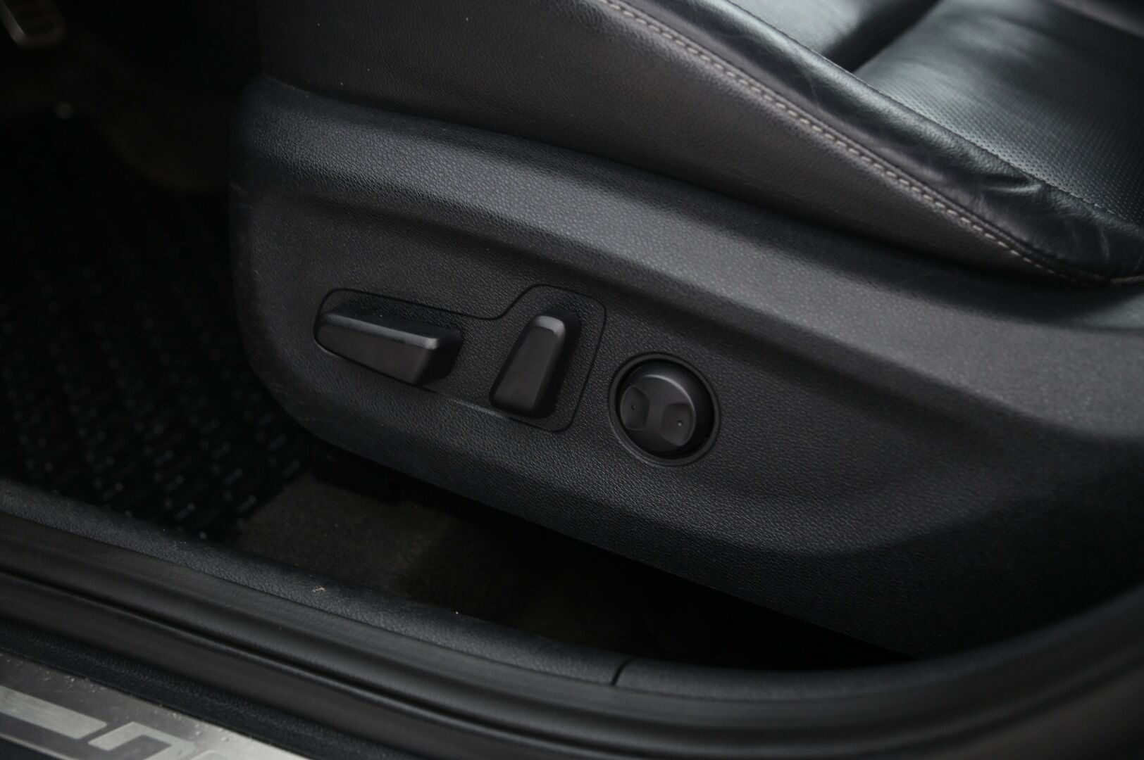 Kia Niro 2018 1,6 GDI Plug-In Hybrid DCT Advance Plus  *ACC / Nahat / Kamera / Koukku / Lohko* - 2x renkaat / Juuri Huollettu / Lämpöratti
