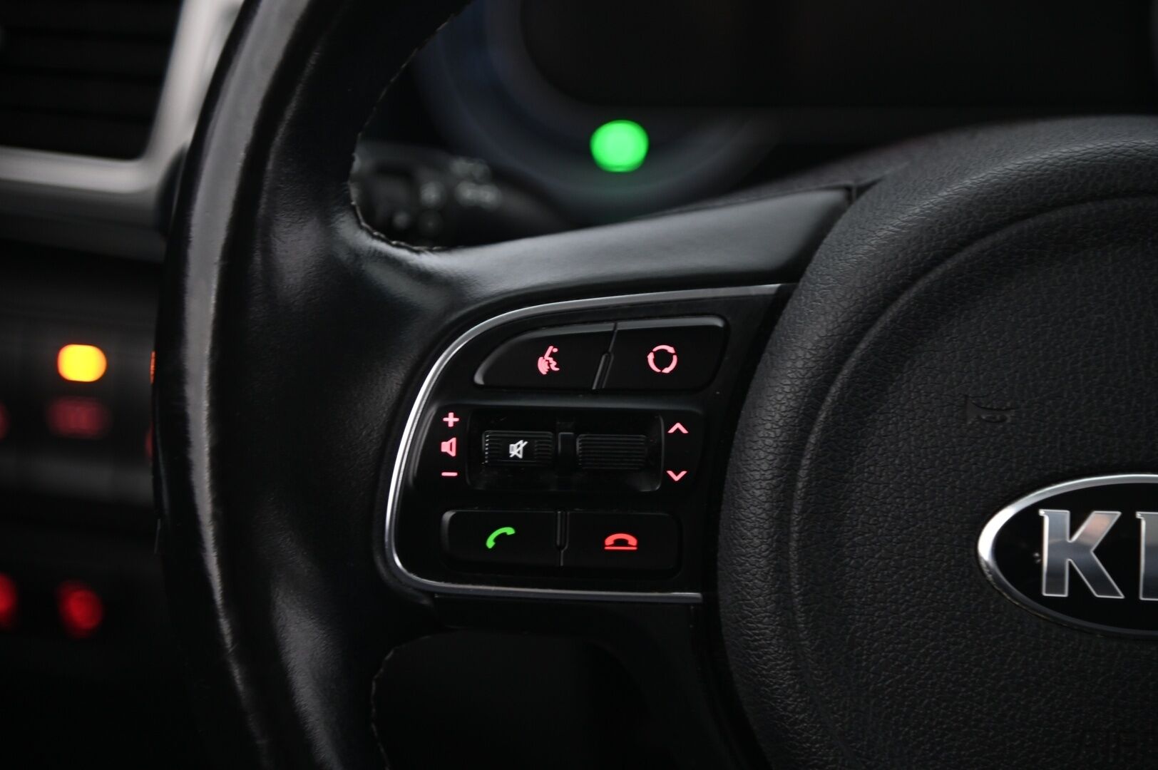 Kia Niro 2018 1,6 GDI Plug-In Hybrid DCT Advance Plus  *ACC / Nahat / Kamera / Koukku / Lohko* - 2x renkaat / Juuri Huollettu / Lämpöratti