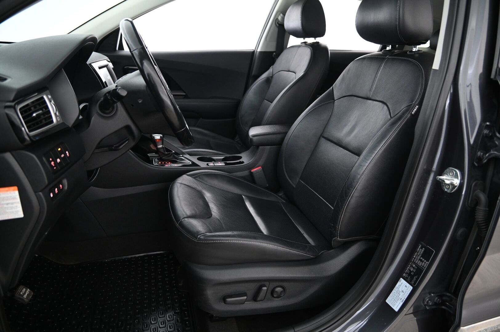 Kia Niro 2018 1,6 GDI Plug-In Hybrid DCT Advance Plus  *ACC / Nahat / Kamera / Koukku / Lohko* - 2x renkaat / Juuri Huollettu / Lämpöratti