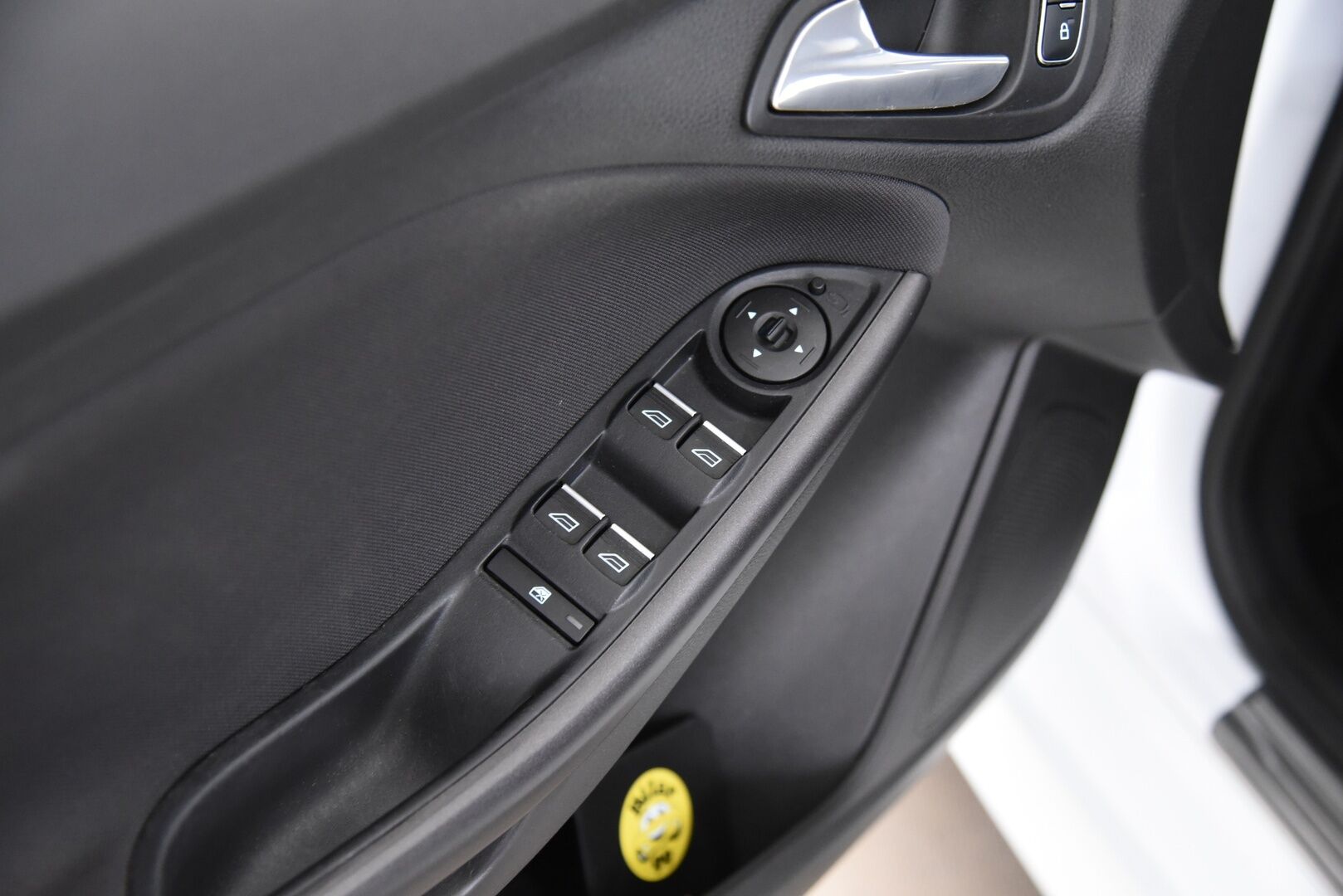 Ford Focus 2018 1,5 EcoBoost 150hv M6 ST-Line 5-ovinen / P-kamera / Navi / Ratinlämmitys / Vakkari - Apple&Android / Hyvät kesä- ja talvirenkaat aluvanteilla!