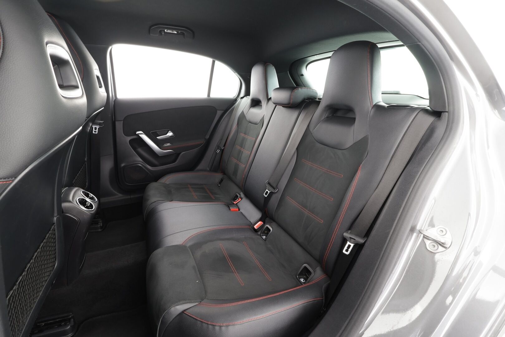 Mercedes-Benz A 2019 220 4MATIC A Business AMG * Multibeam / P.Kamera / Sportpenkit / Kaistavahti / Digimittaristo * - Suomi-auto / Kahdet renkaat