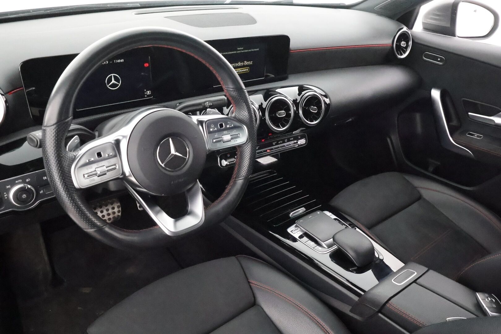 Mercedes-Benz A 2019 220 4MATIC A Business AMG * Multibeam / P.Kamera / Sportpenkit / Kaistavahti / Digimittaristo * - Suomi-auto / Kahdet renkaat