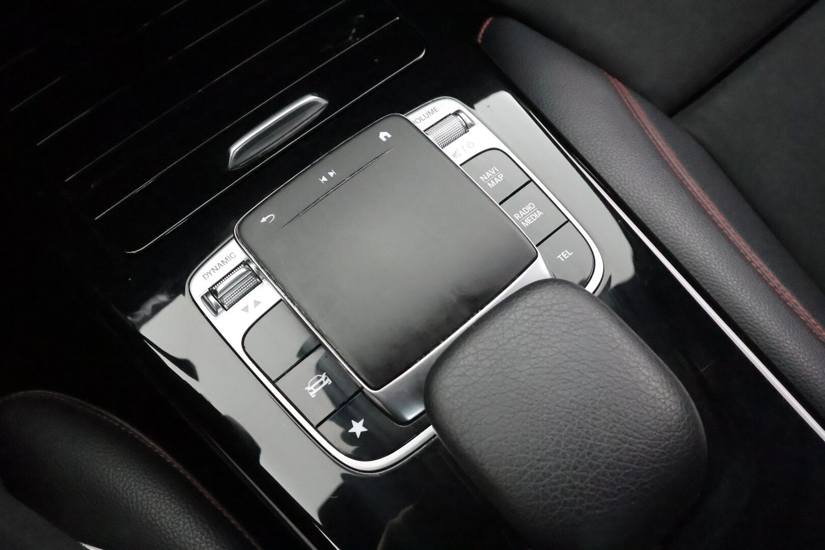 Mercedes-Benz A 2019 220 4MATIC A Business AMG * Multibeam / P.Kamera / Sportpenkit / Kaistavahti / Digimittaristo * - Suomi-auto / Kahdet renkaat