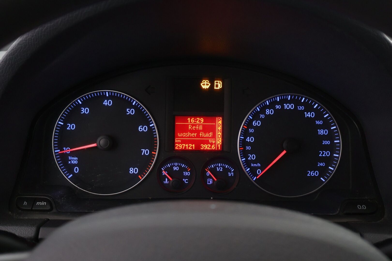 Volkswagen Golf 2005 HATCHBACK 1.6 AUTOMATIC *- YritysOutlet - Myydään vain yrityksille!* - *Juuri katsastettu / 2x-renkaat / Vetokoukku / Vakkari / särmä huoltokirja!*
