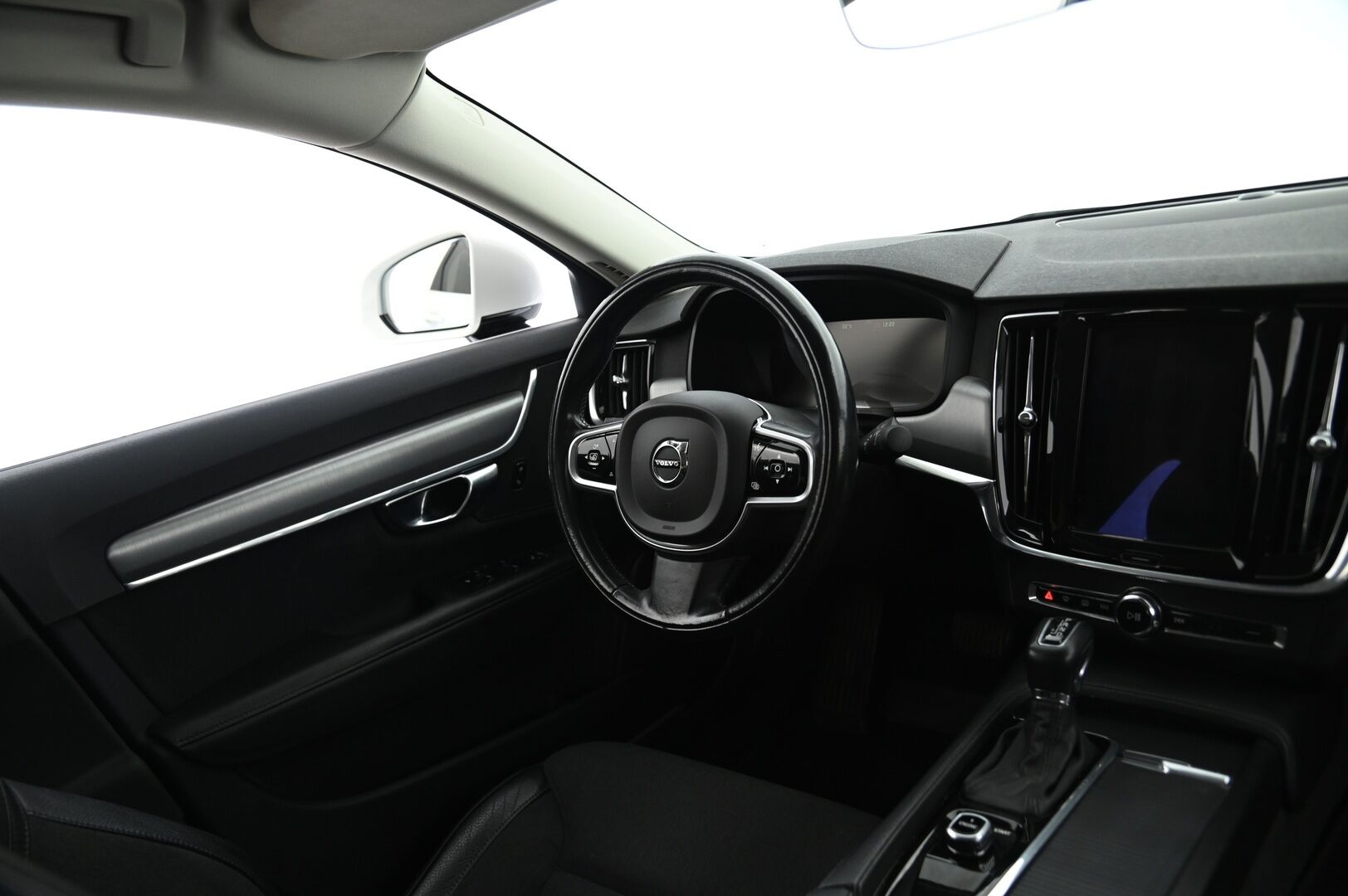 Volvo S90 2017 D4 AWD Business aut * Pilot assist / Webasto / LED / P. kamera / Puolinahat / Vetokoukku* - Ilman AD-Bluea / Hiljattain katsastettu ja huollettu