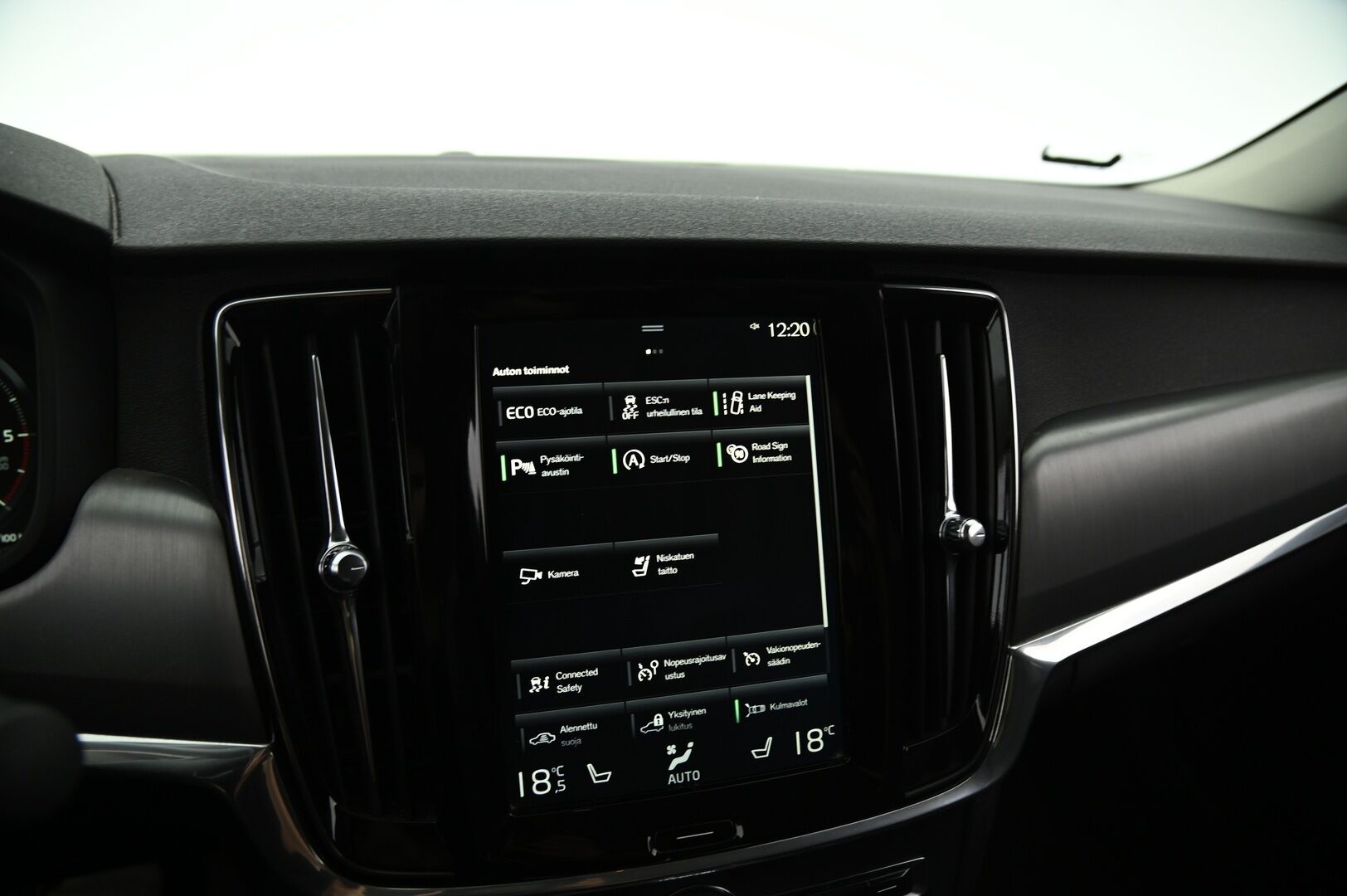 Volvo S90 2017 D4 AWD Business aut * Pilot assist / Webasto / LED / P. kamera / Puolinahat / Vetokoukku* - Ilman AD-Bluea / Hiljattain katsastettu ja huollettu