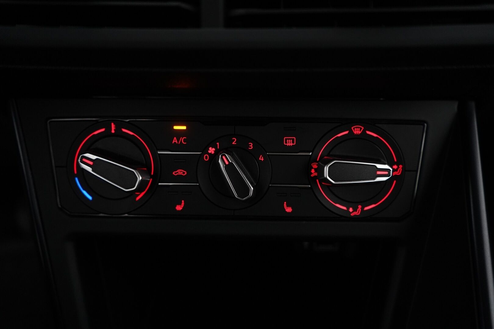 Volkswagen Polo 2019 Trendline 1,0 59 kW (80 hv) * Vakkari / Tutkat / Ilmastointi / BT * - 3,99% KORKOTARJOUS TÄHÄN AUTOON 21.9. ASTI - Suomi-auto / Kahdet renkaat 