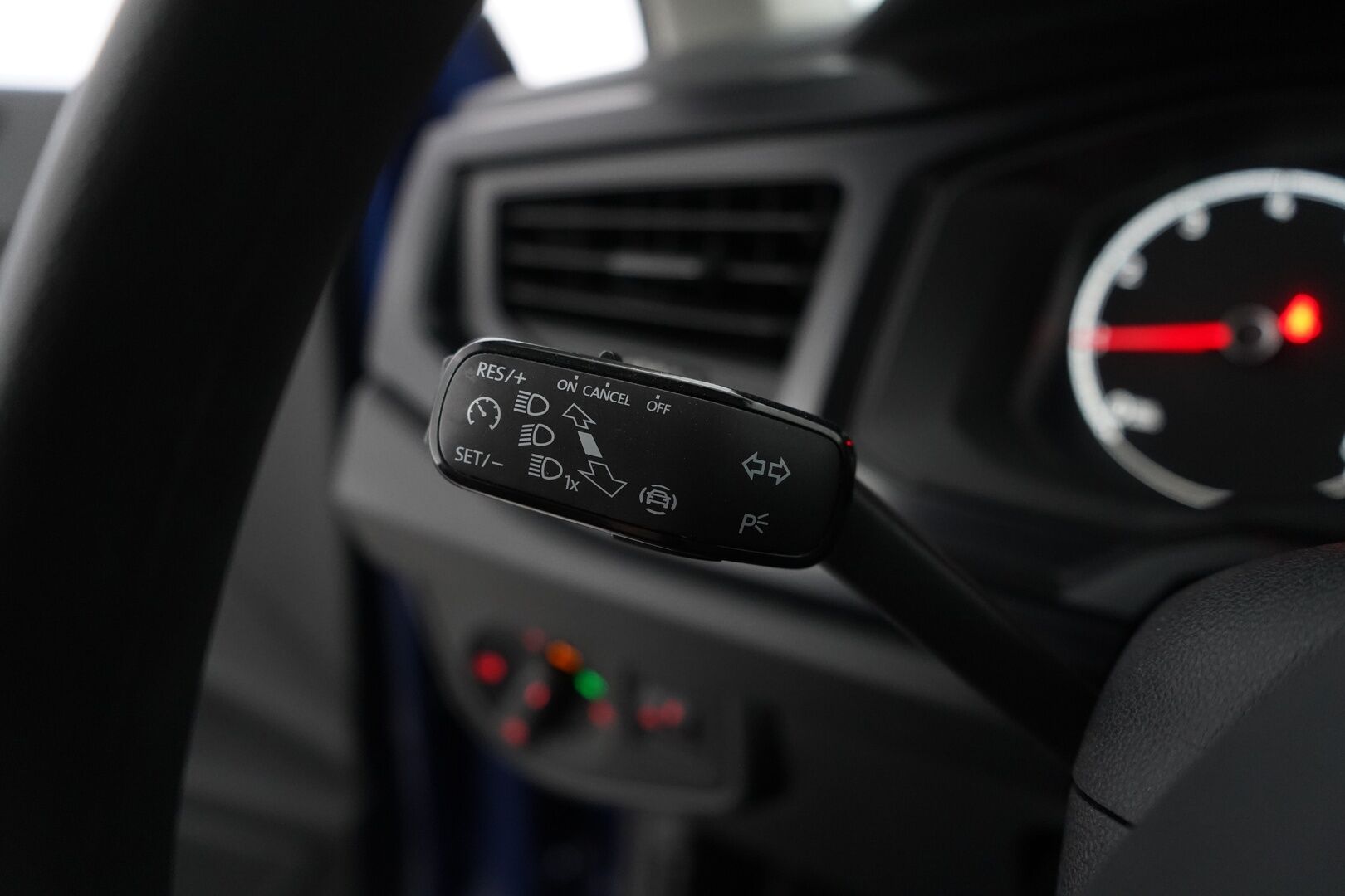 Volkswagen Polo 2019 Trendline 1,0 59 kW (80 hv) * Vakkari / Tutkat / Ilmastointi / BT * - KATSO TÄMÄ HINTA! / Suomi-auto / Kahdet renkaat / Jakohihna vaihdettu juuri!