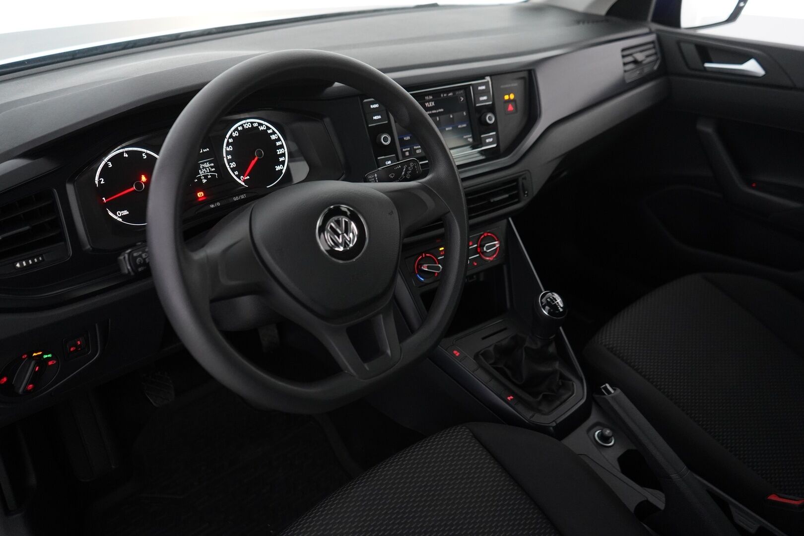 Volkswagen Polo 2019 Trendline 1,0 59 kW (80 hv) * Vakkari / Tutkat / Ilmastointi / BT * - 3,99% KORKOTARJOUS TÄHÄN AUTOON 21.9. ASTI - Suomi-auto / Kahdet renkaat 