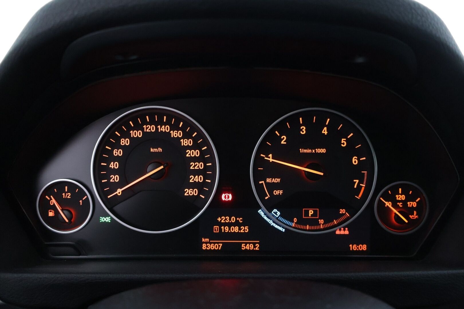 BMW 320 2019 F31 Touring 320i A xDrive Business Exclusive * Nahka sporttipenkit / Tutkat / Vetokoukku / Led-valot / Lohkolämmitin * - * Merkkihuollettu / 2-omisteinen Suomi-auto / Huippusiisti yksilö! *