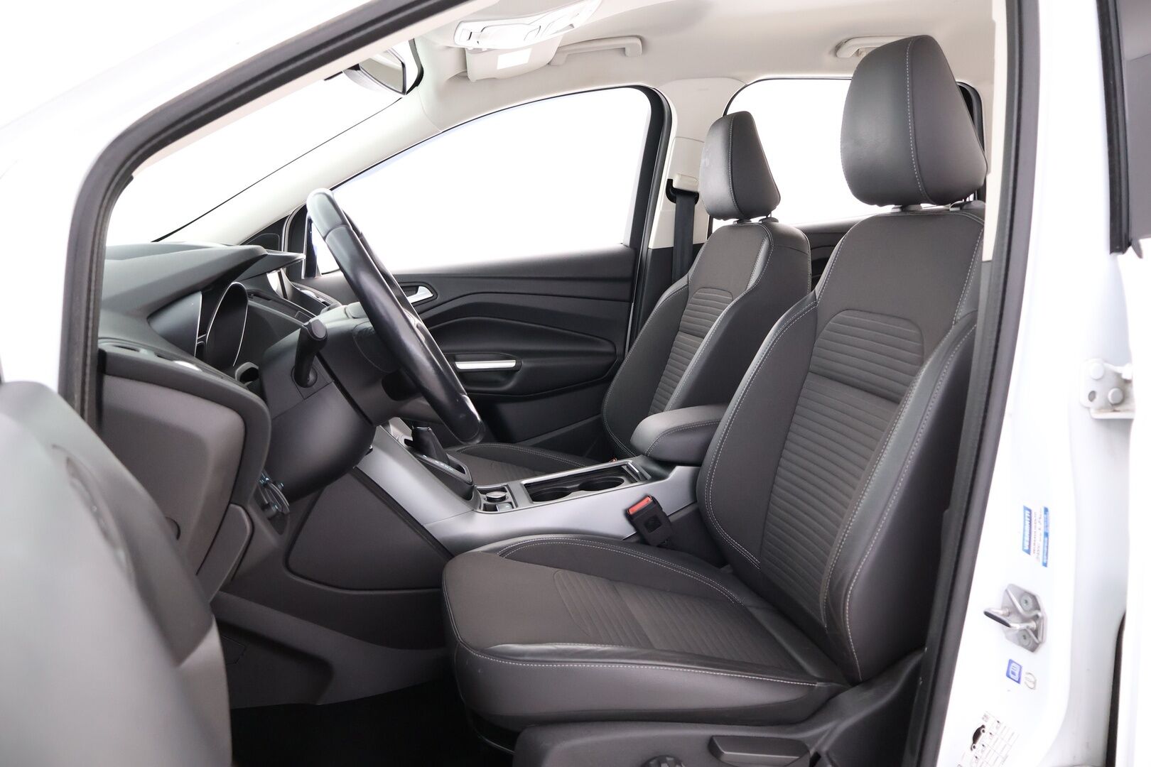 Ford Kuga 2019 1,5 TDCi 120 hv PowerShift A6 FWD Style 5-ovinen - Suomiauto | Webasto | Vetokoukku | Peruutuskamera | Navi | Lämpölasi   | 2x Renkaat Aluvantein!