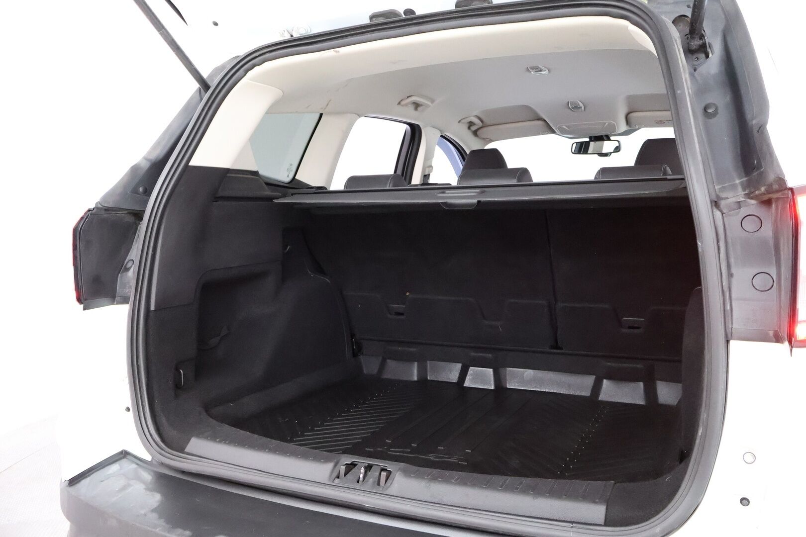 Ford Kuga 2019 1,5 TDCi 120 hv PowerShift A6 FWD Style 5-ovinen - Suomiauto | Webasto | Vetokoukku | Peruutuskamera | Navi | Lämpölasi   | 2x Renkaat Aluvantein!