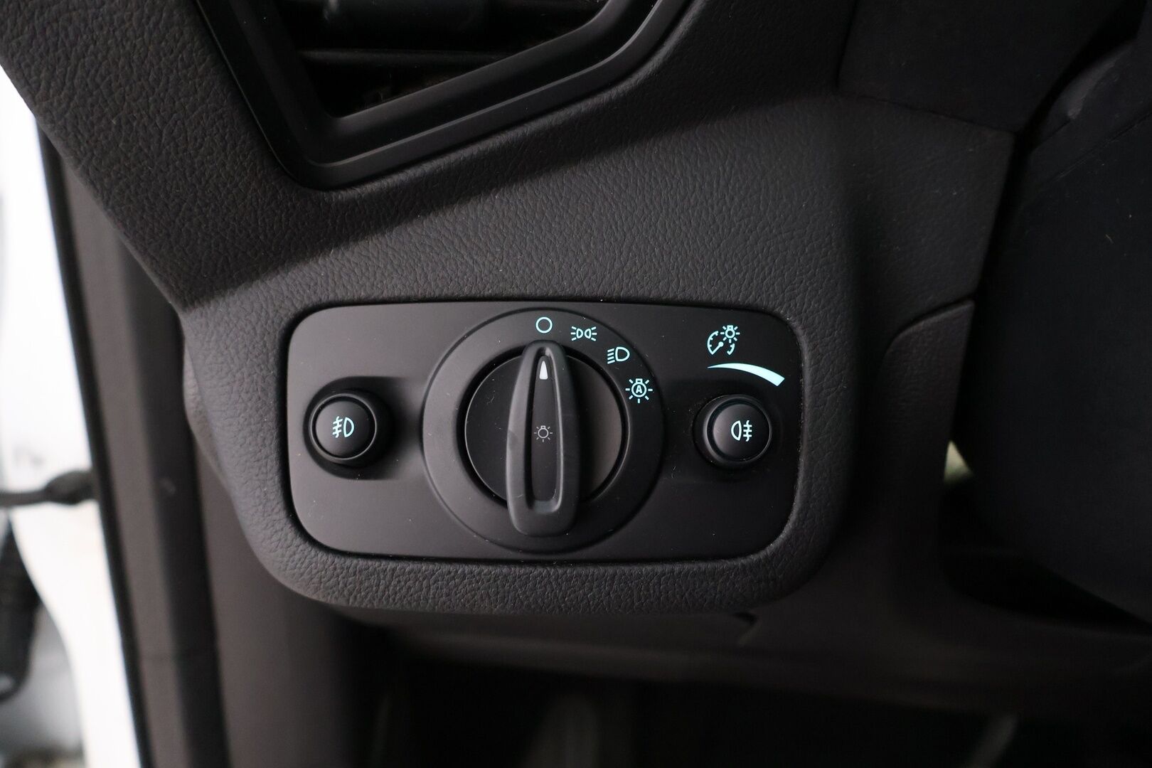 Ford Kuga 2019 1,5 TDCi 120 hv PowerShift A6 FWD Style 5-ovinen - Suomiauto | Webasto | Vetokoukku | Peruutuskamera | Navi | Lämpölasi   | 2x Renkaat Aluvantein!